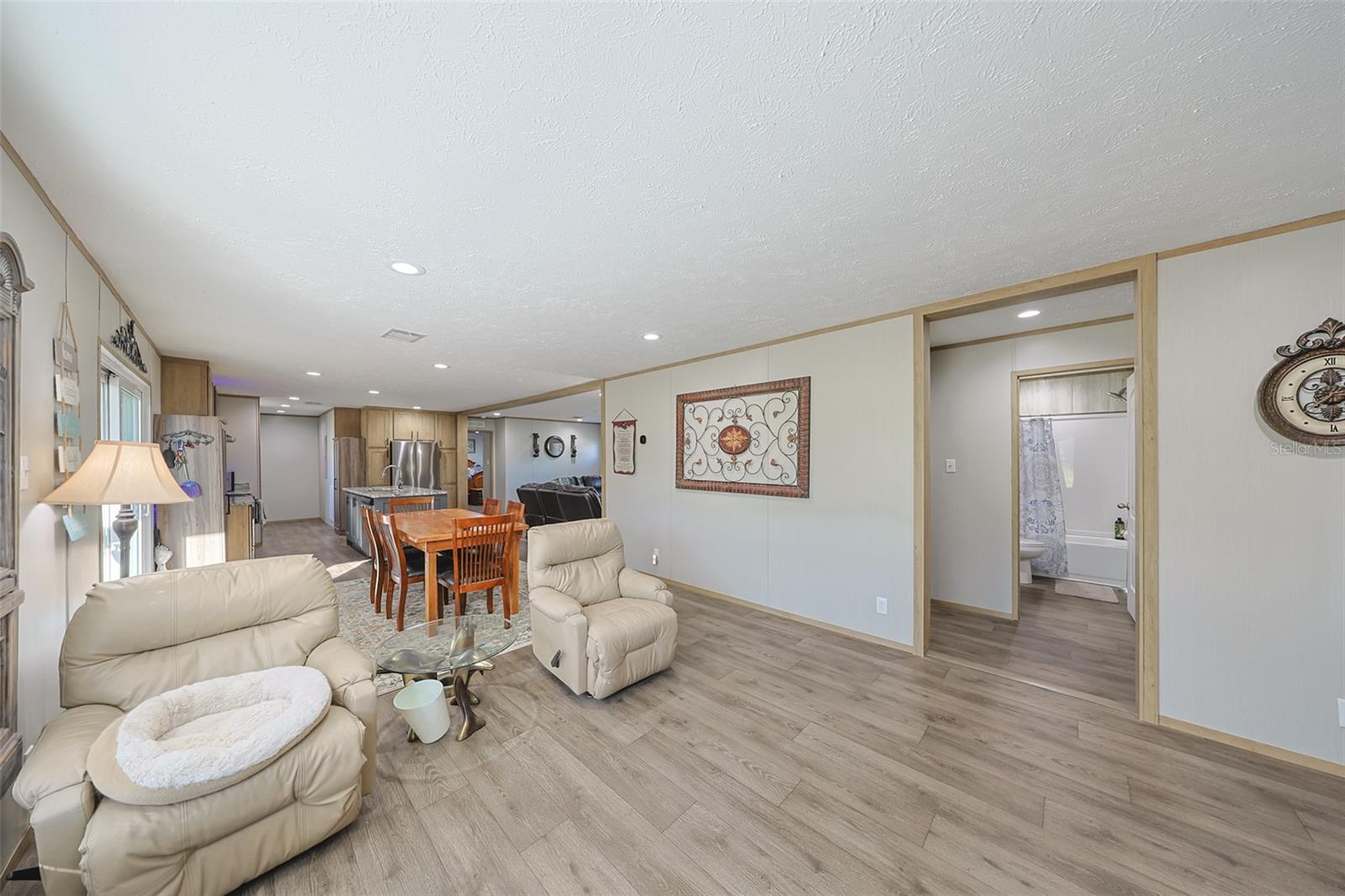 Image 35 of 57 For 12124 Redrose Avenue