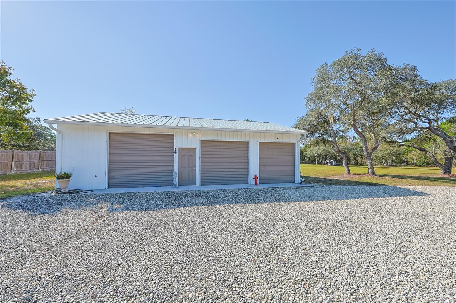 Image 38 of 57 For 12124 Redrose Avenue