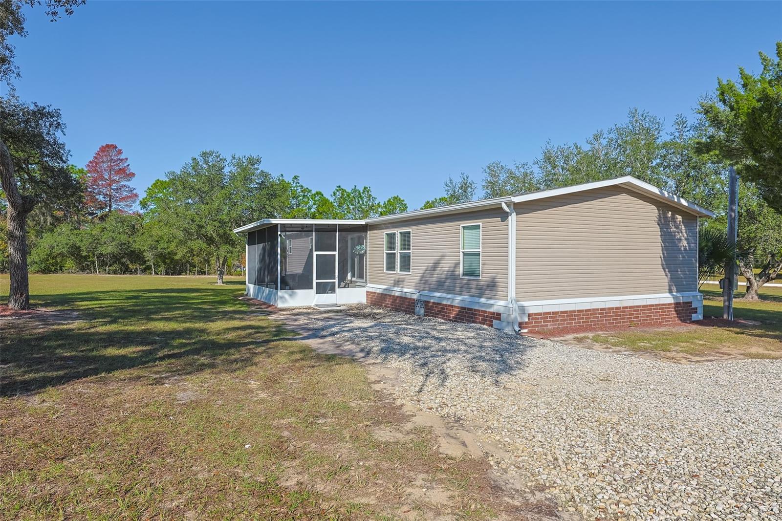 Image 42 of 57 For 12124 Redrose Avenue