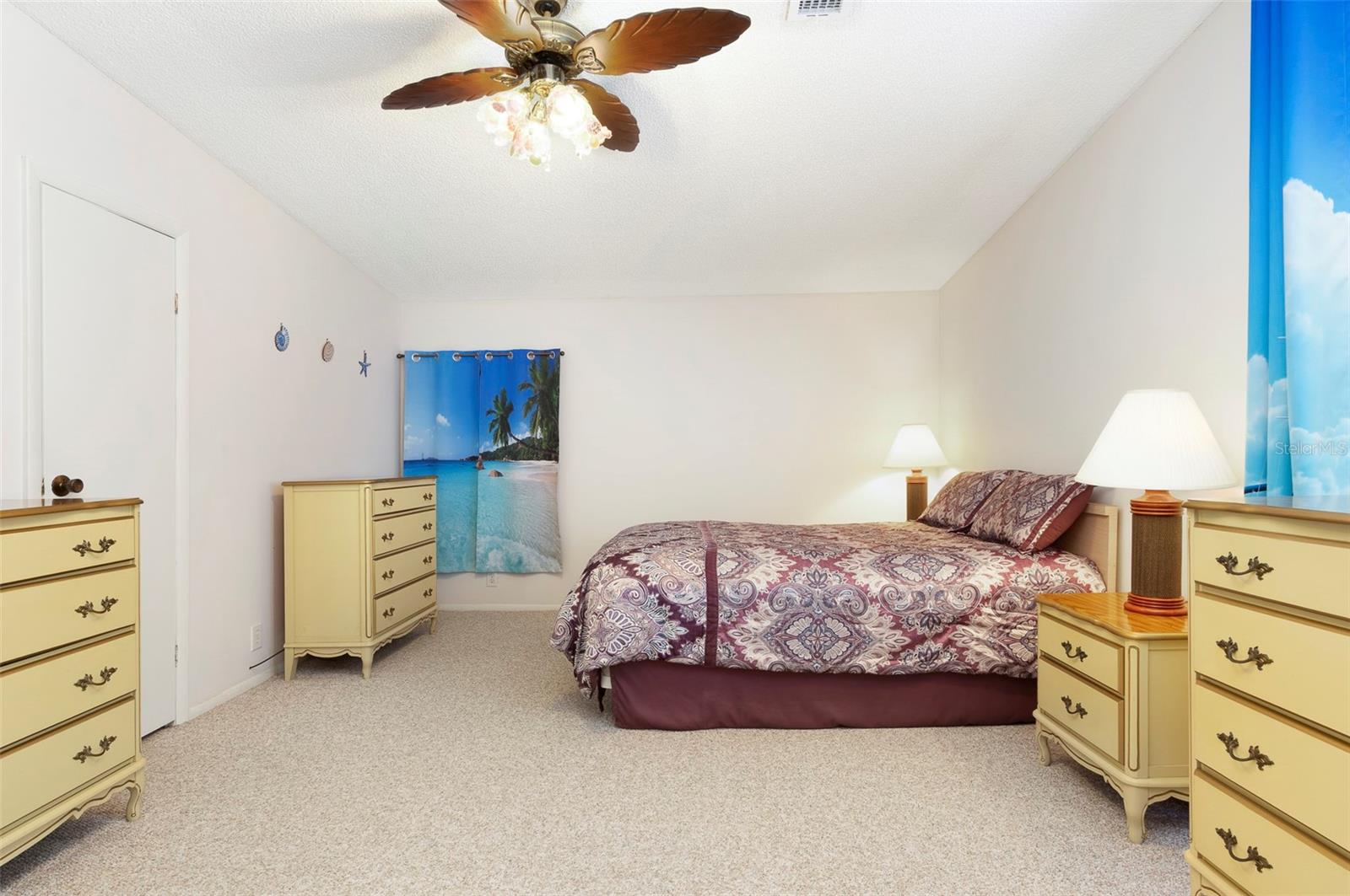 Image 17 of 36 For 82425 New Circle Drive N