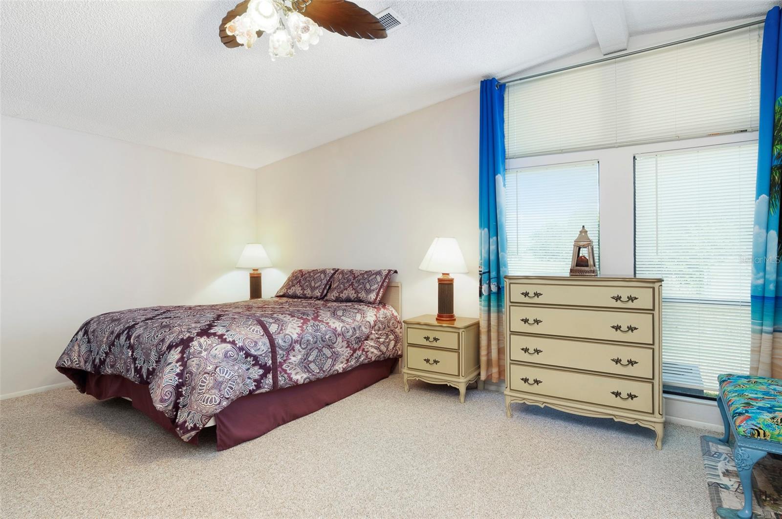 Image 19 of 36 For 82425 New Circle Drive N