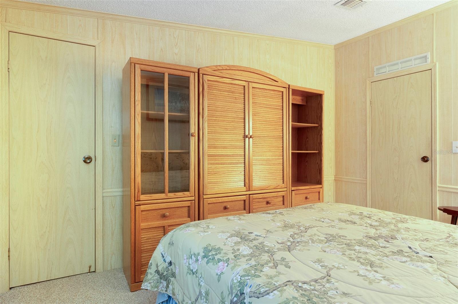 Image 23 of 36 For 82425 New Circle Drive N