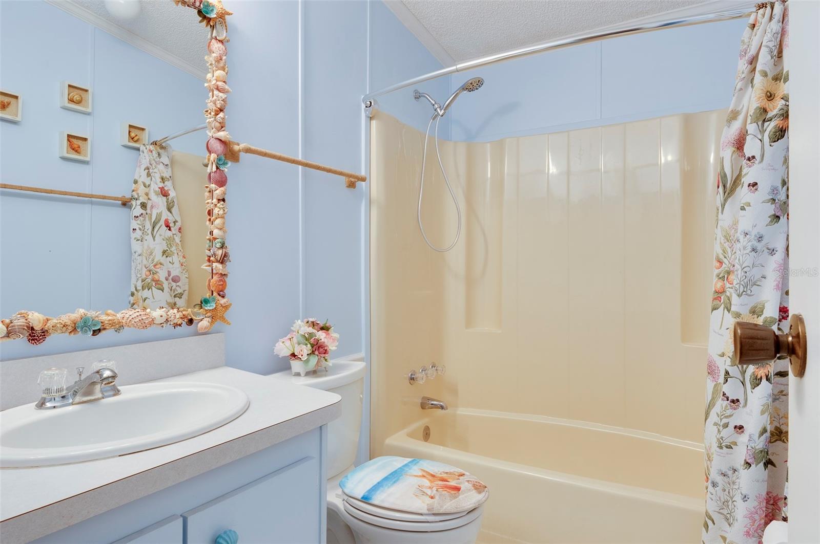 Image 24 of 36 For 82425 New Circle Drive N