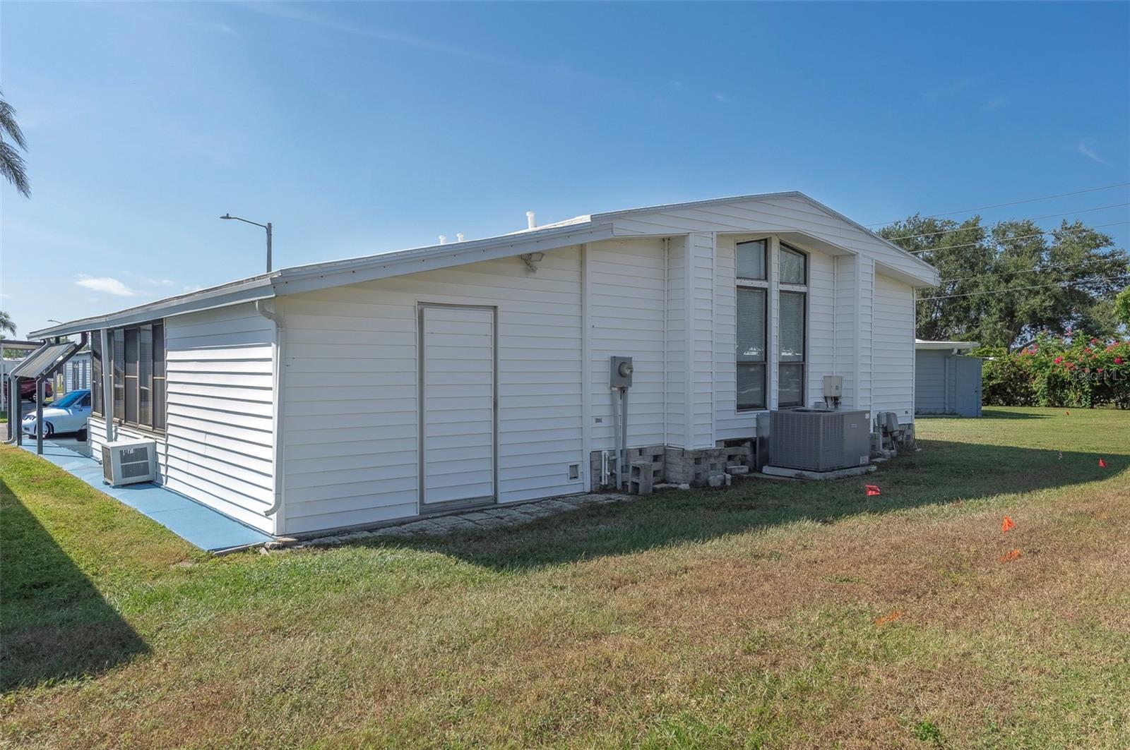 Image 26 of 36 For 82425 New Circle Drive N