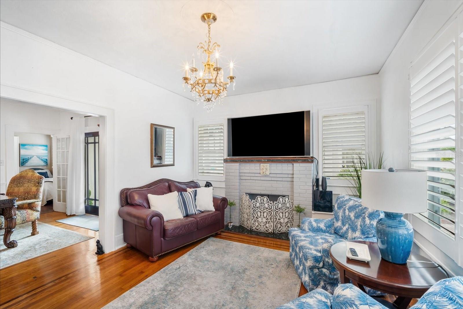 Image 11 of 60 For 2402 Ridgewood Avenue