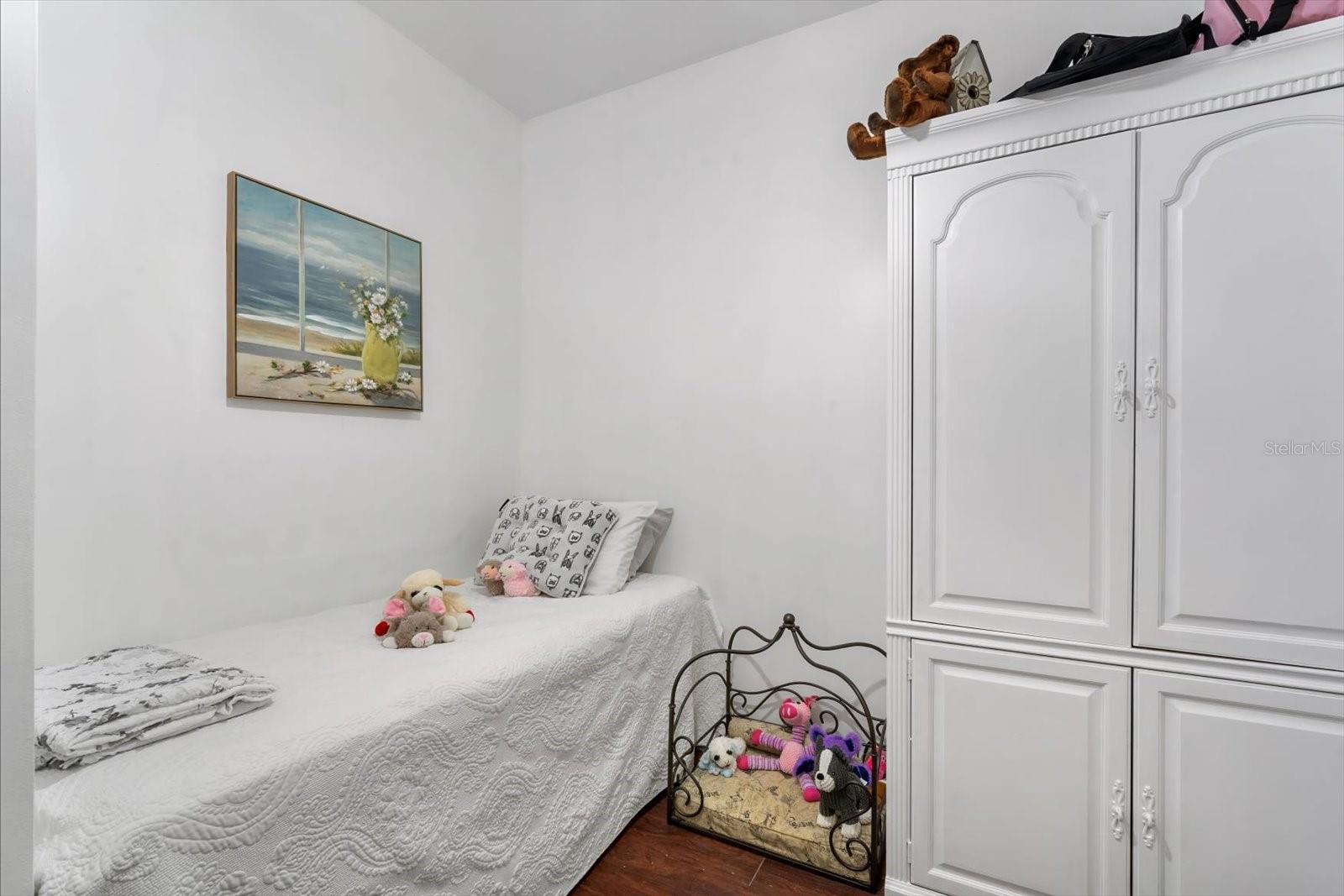 Image 14 of 60 For 2402 Ridgewood Avenue