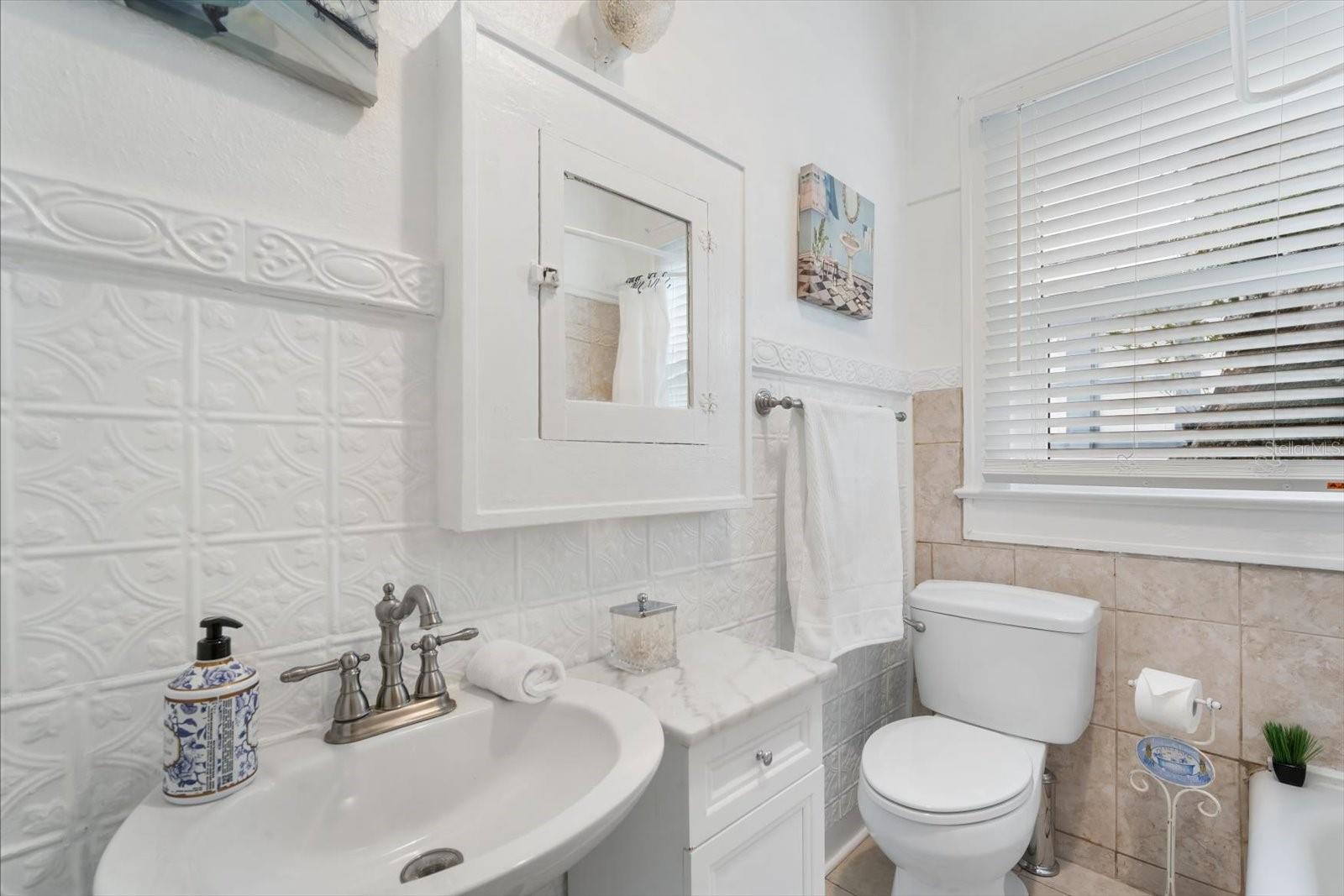 Image 15 of 60 For 2402 Ridgewood Avenue