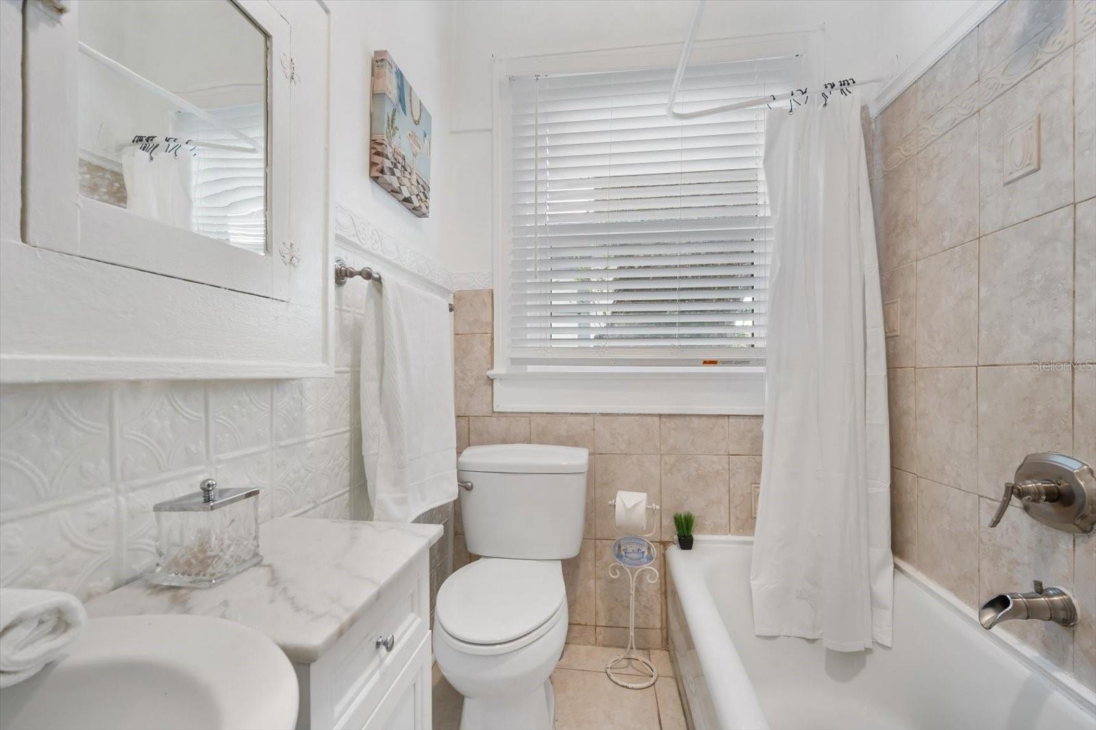 Image 16 of 60 For 2402 Ridgewood Avenue
