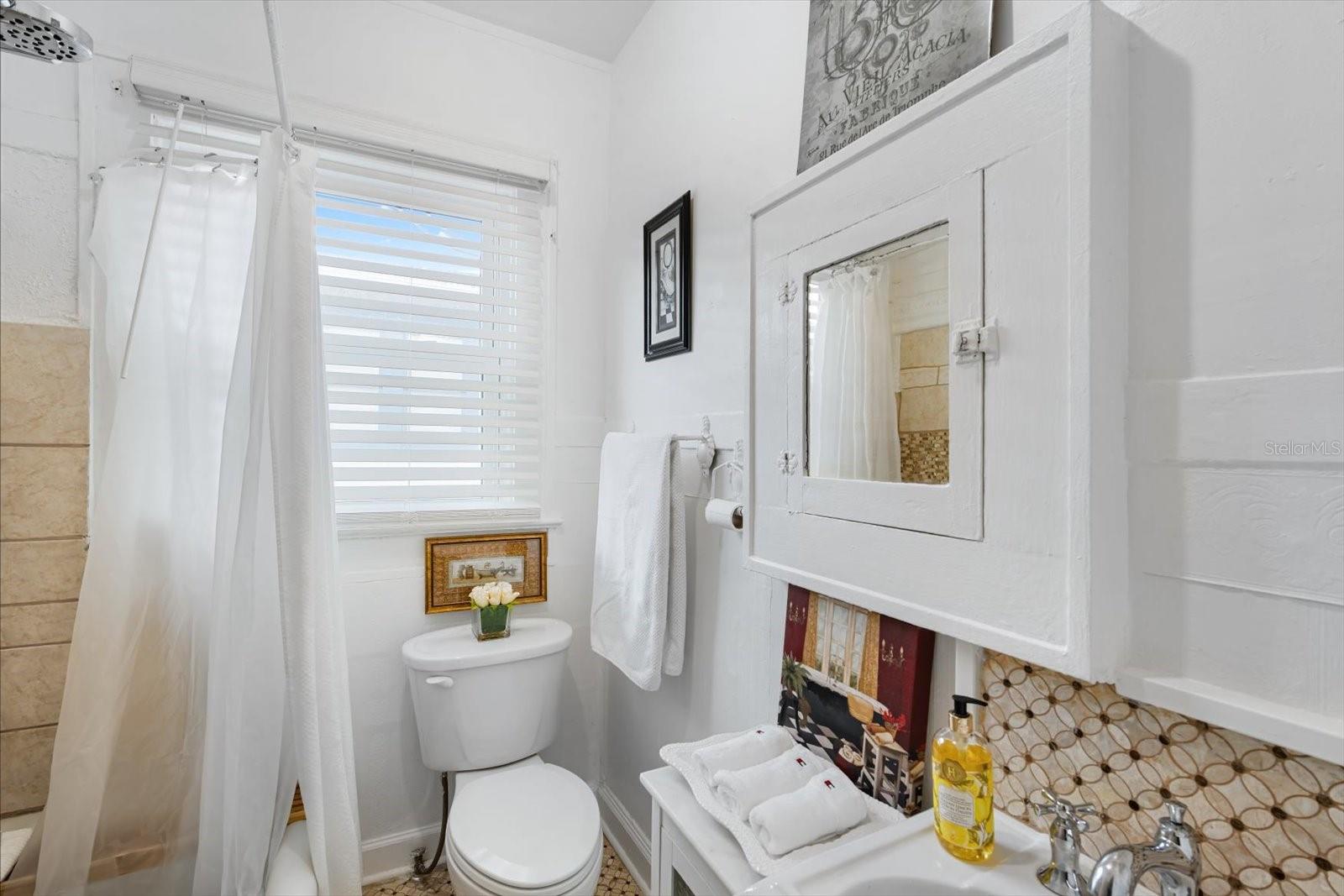 Image 25 of 60 For 2402 Ridgewood Avenue