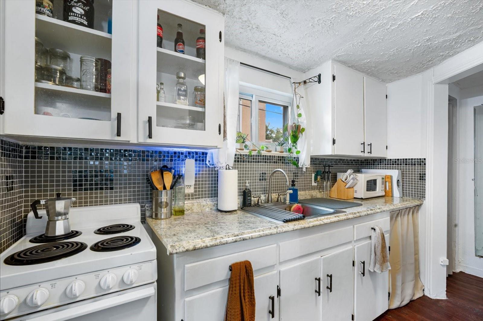 Image 36 of 60 For 2402 Ridgewood Avenue