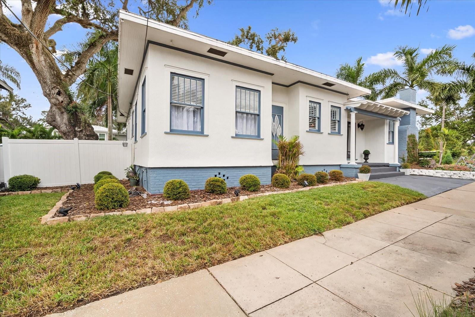 Image 8 of 60 For 2402 Ridgewood Avenue