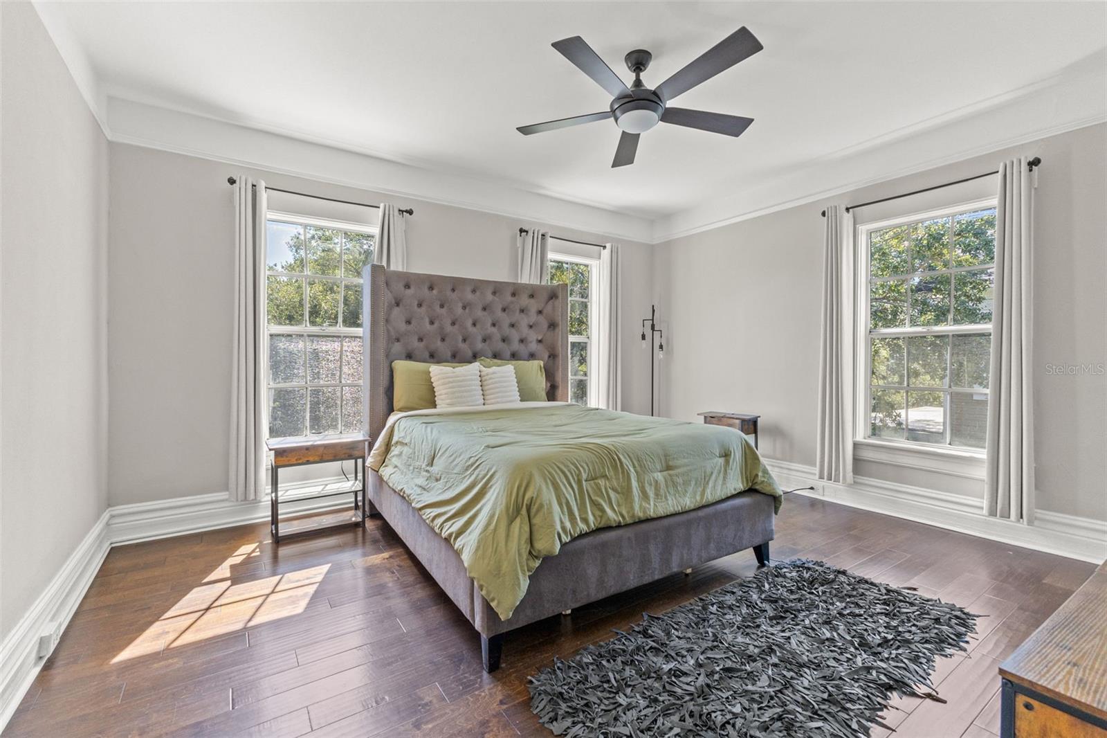 Image 10 of 72 For 609 Azeele Street