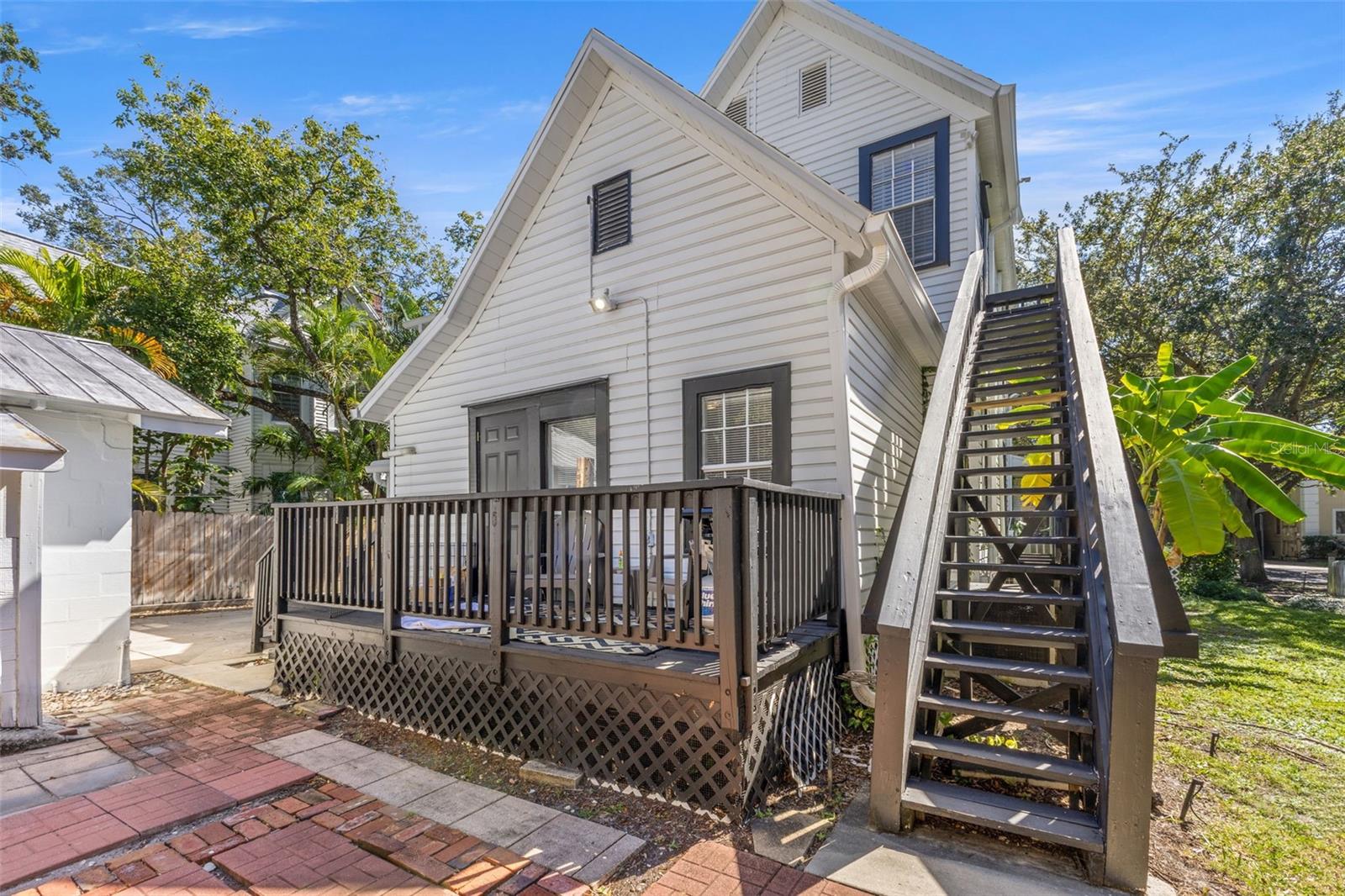 Image 21 of 72 For 609 Azeele Street