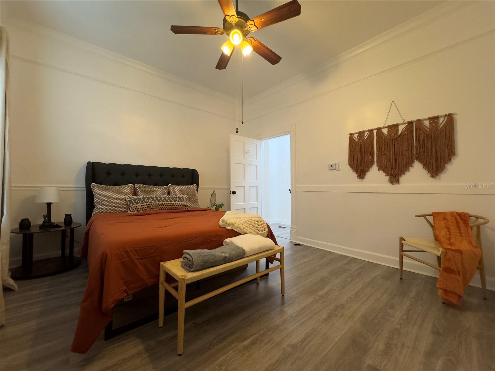 Image 35 of 72 For 609 Azeele Street