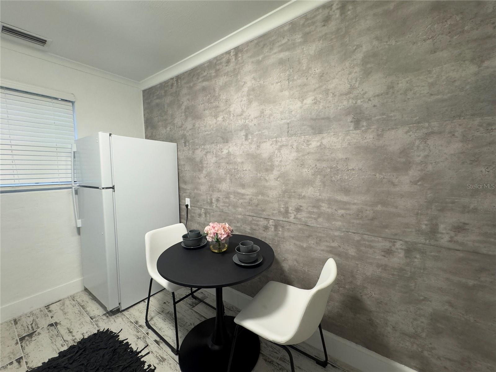 Image 49 of 72 For 609 Azeele Street