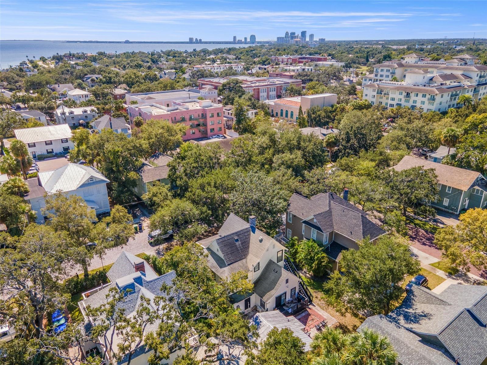 Image 69 of 72 For 609 Azeele Street