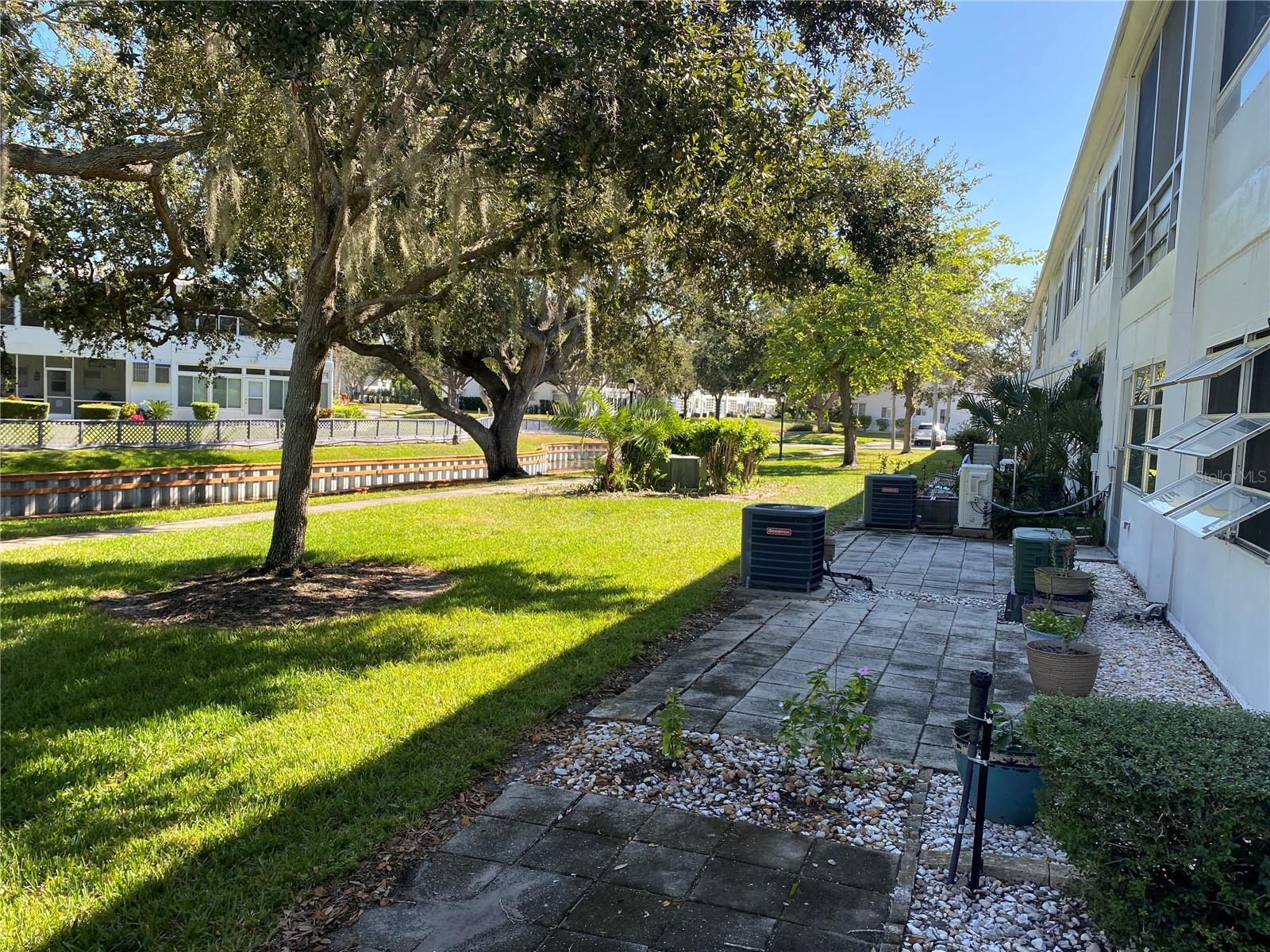 Listing photo id 13 for 8220 112th Street 109