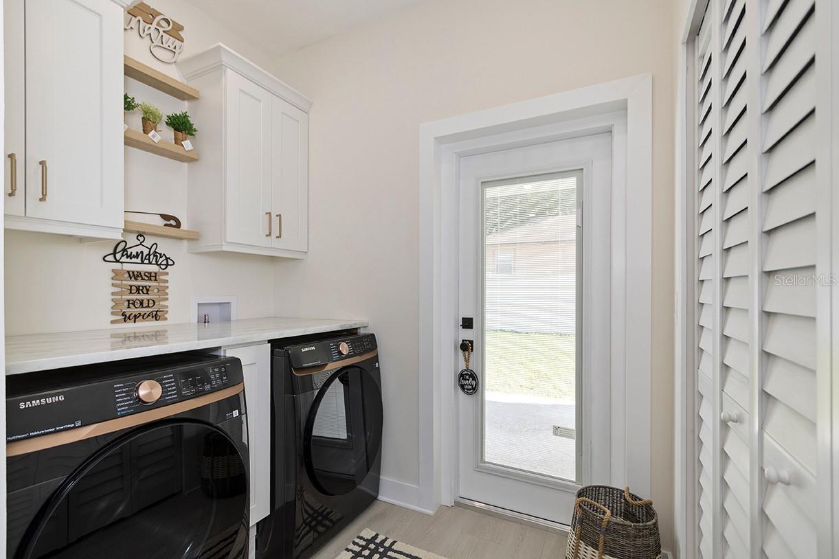 Image 13 of 38 For 8103 Klondyke Street