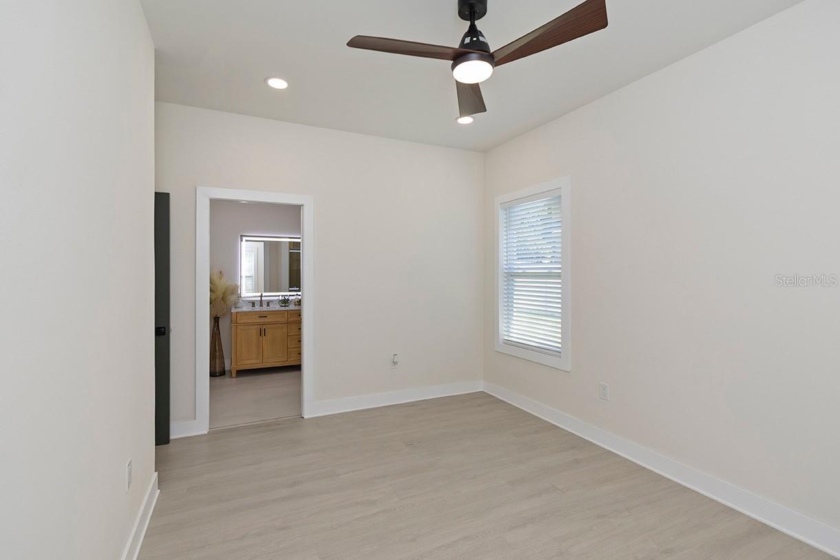 Image 16 of 38 For 8103 Klondyke Street