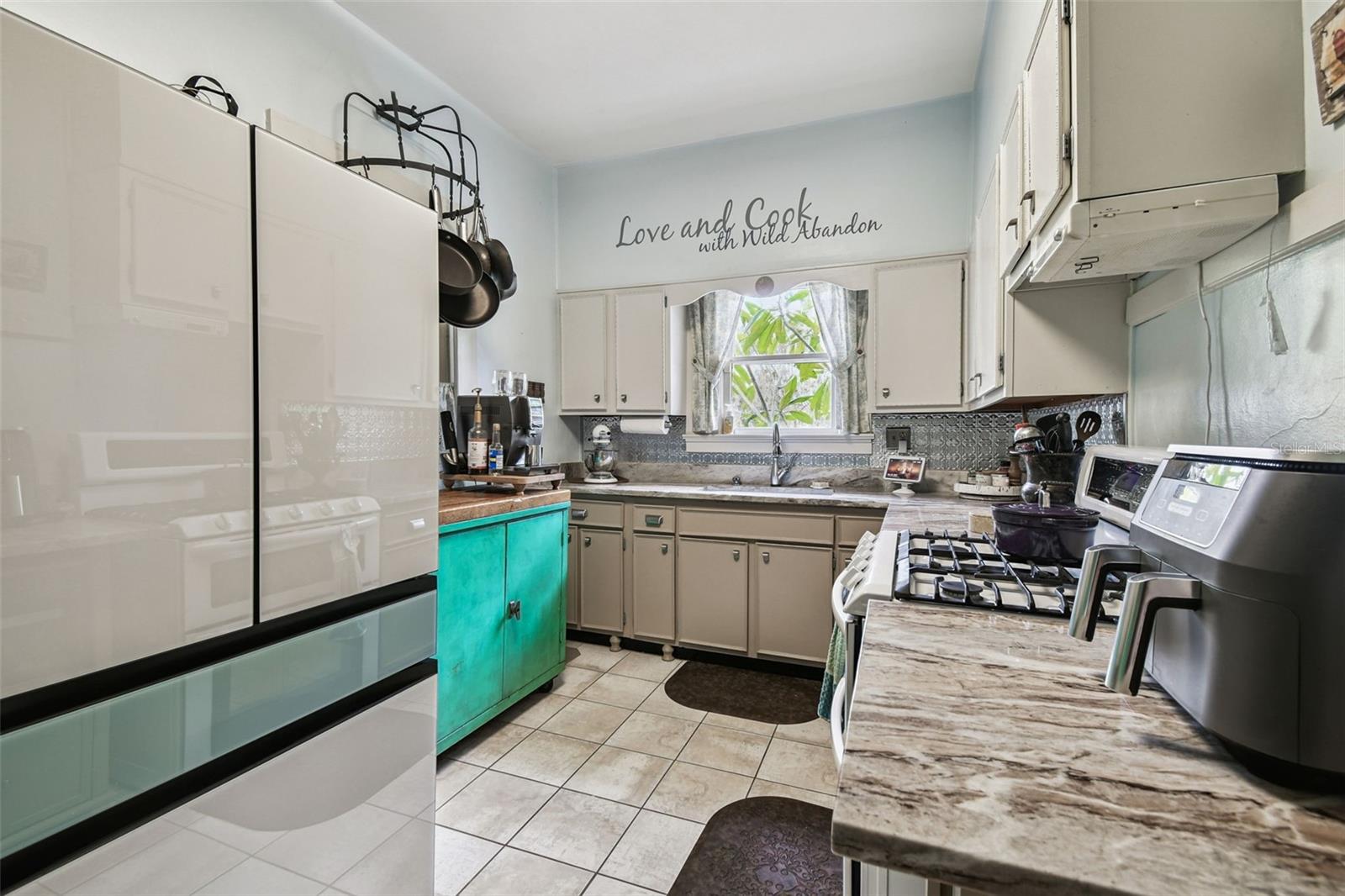 Image 21 of 93 For 708 Warnell Street