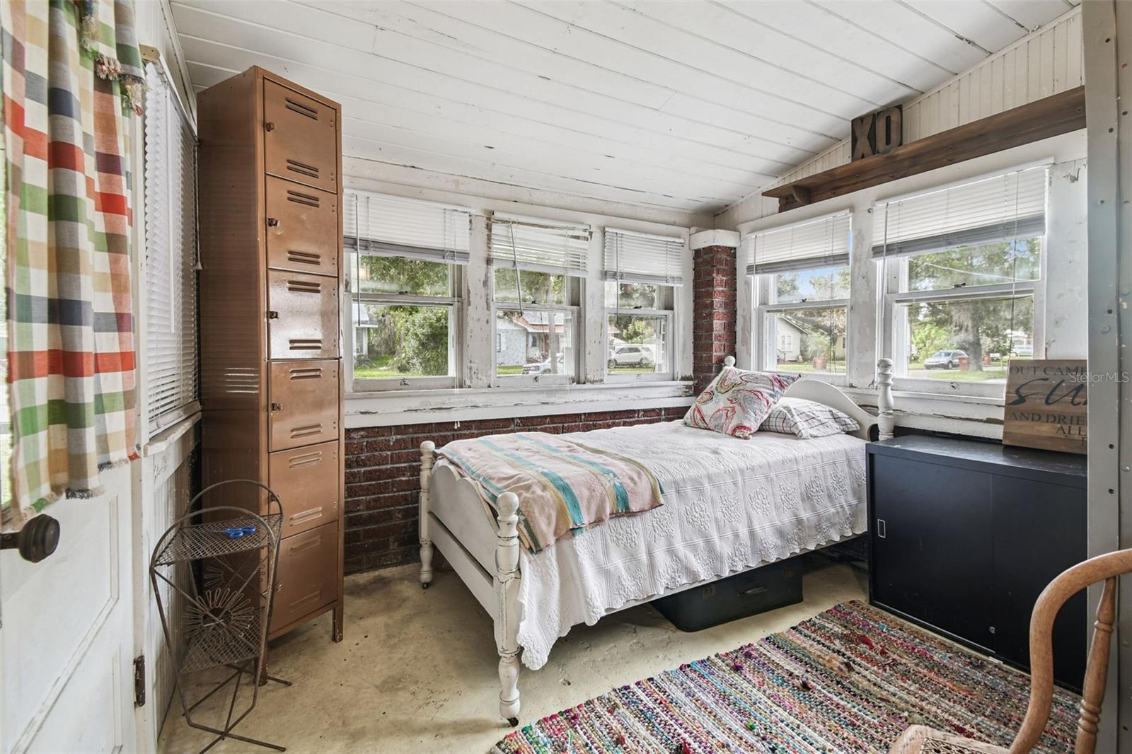 Image 40 of 93 For 708 Warnell Street