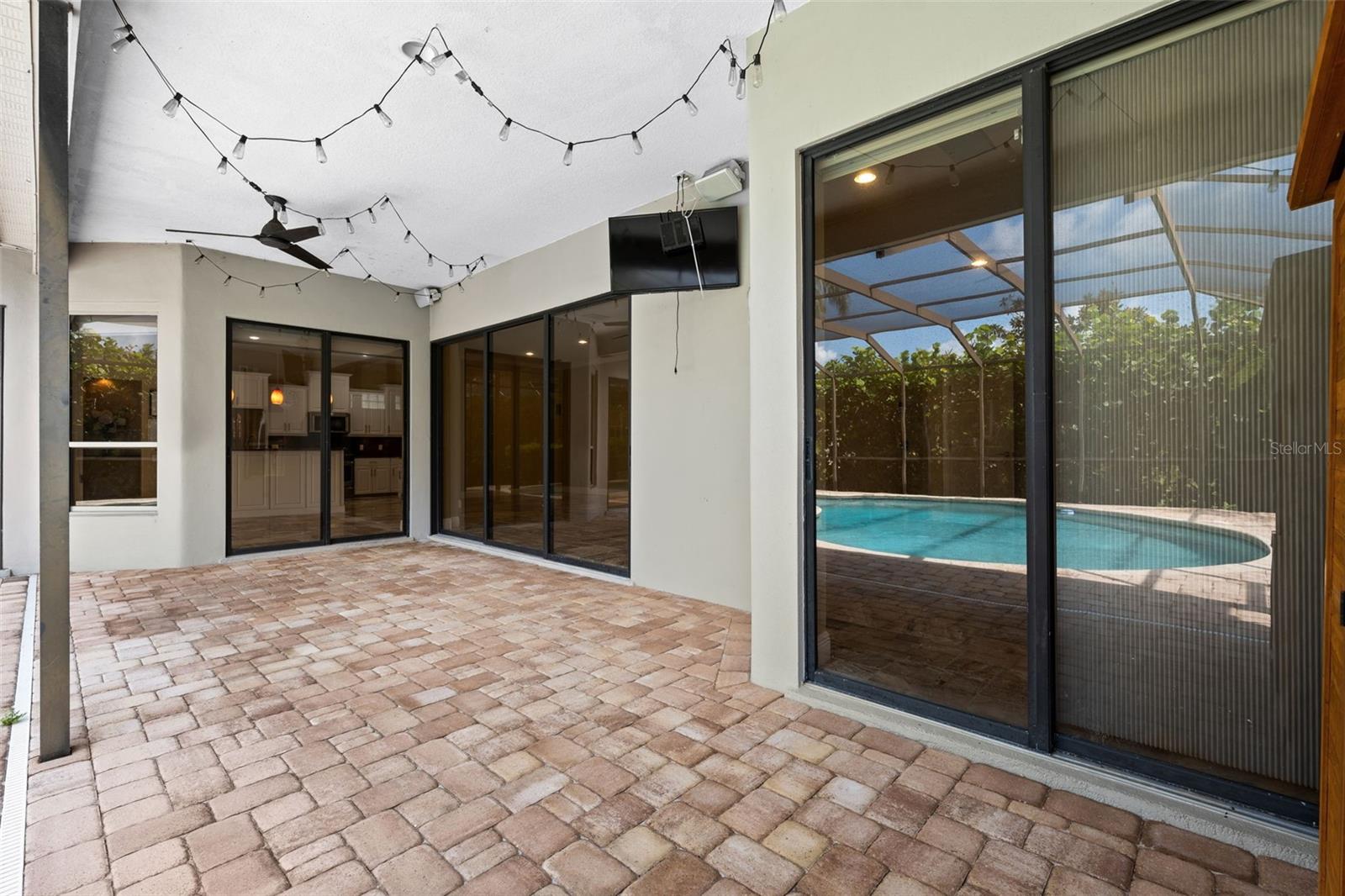 Image 27 of 69 For 5904 Pelican Bay Plaza S