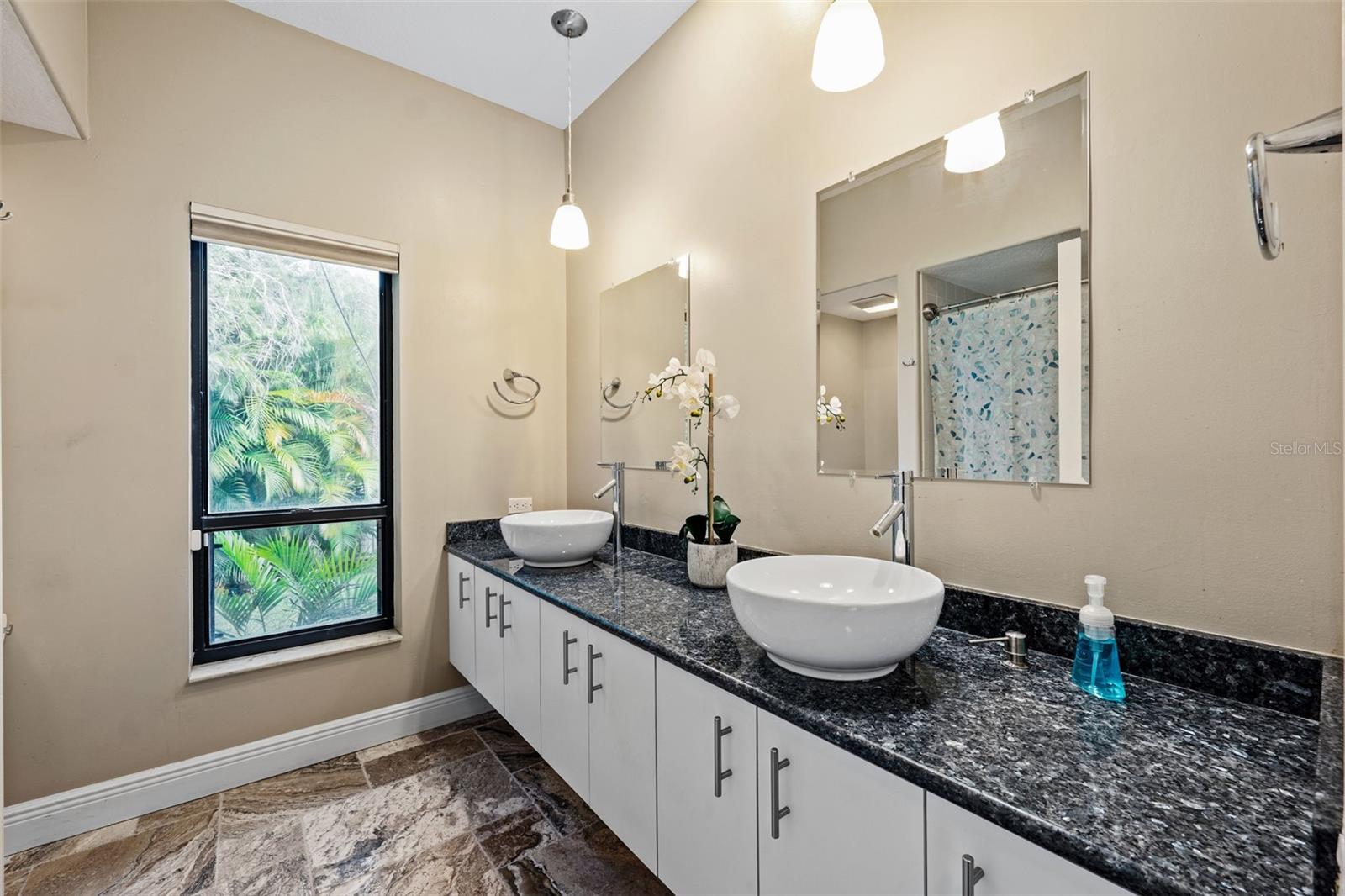 Image 40 of 69 For 5904 Pelican Bay Plaza S