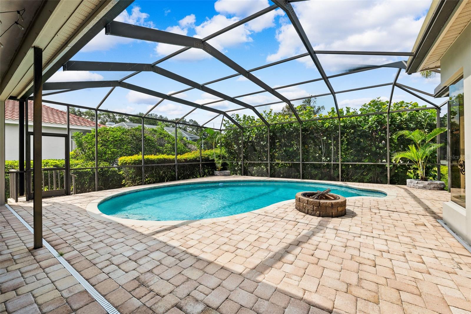 Image 46 of 69 For 5904 Pelican Bay Plaza S