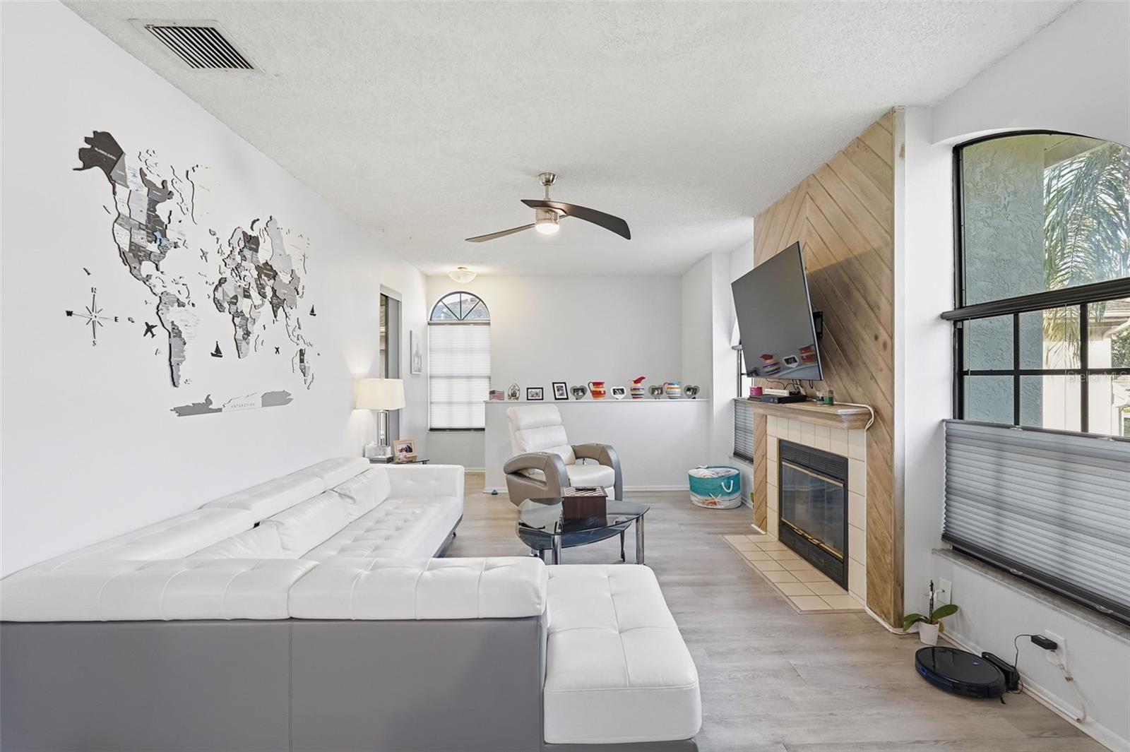 Image 15 of 63 For 3350 Mermoor Drive 1201