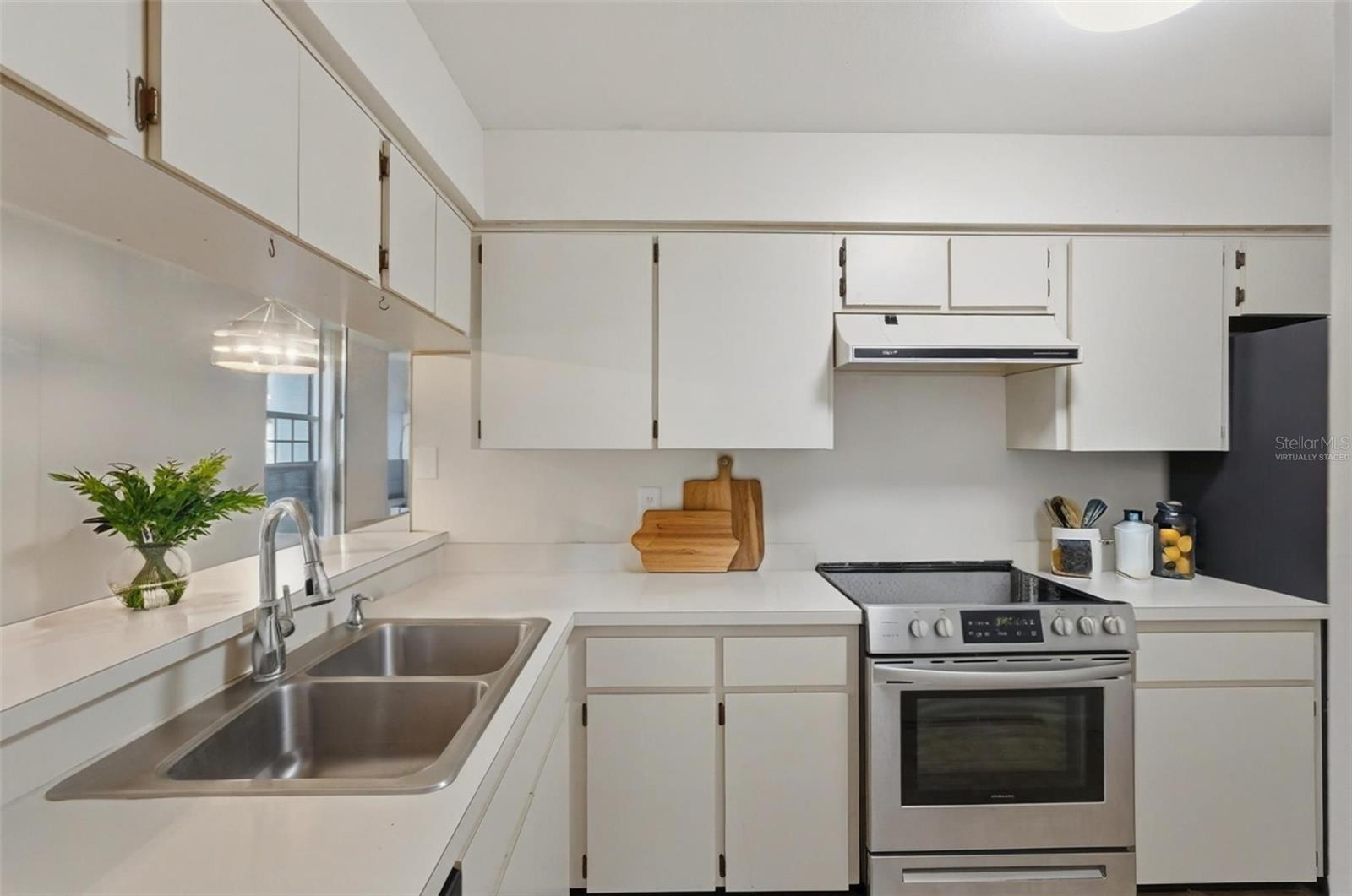 Image 23 of 63 For 3350 Mermoor Drive 1201