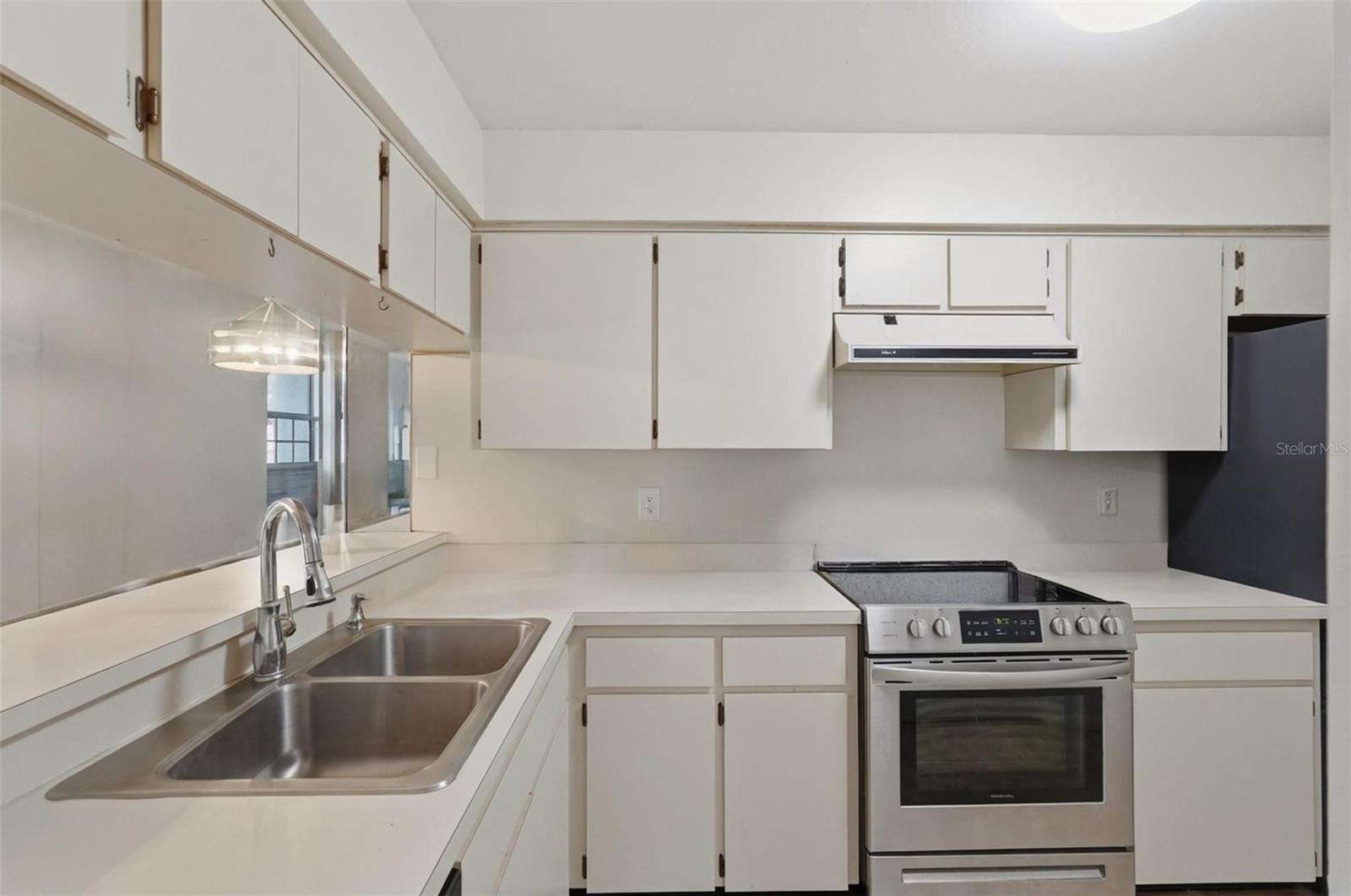 Image 24 of 63 For 3350 Mermoor Drive 1201