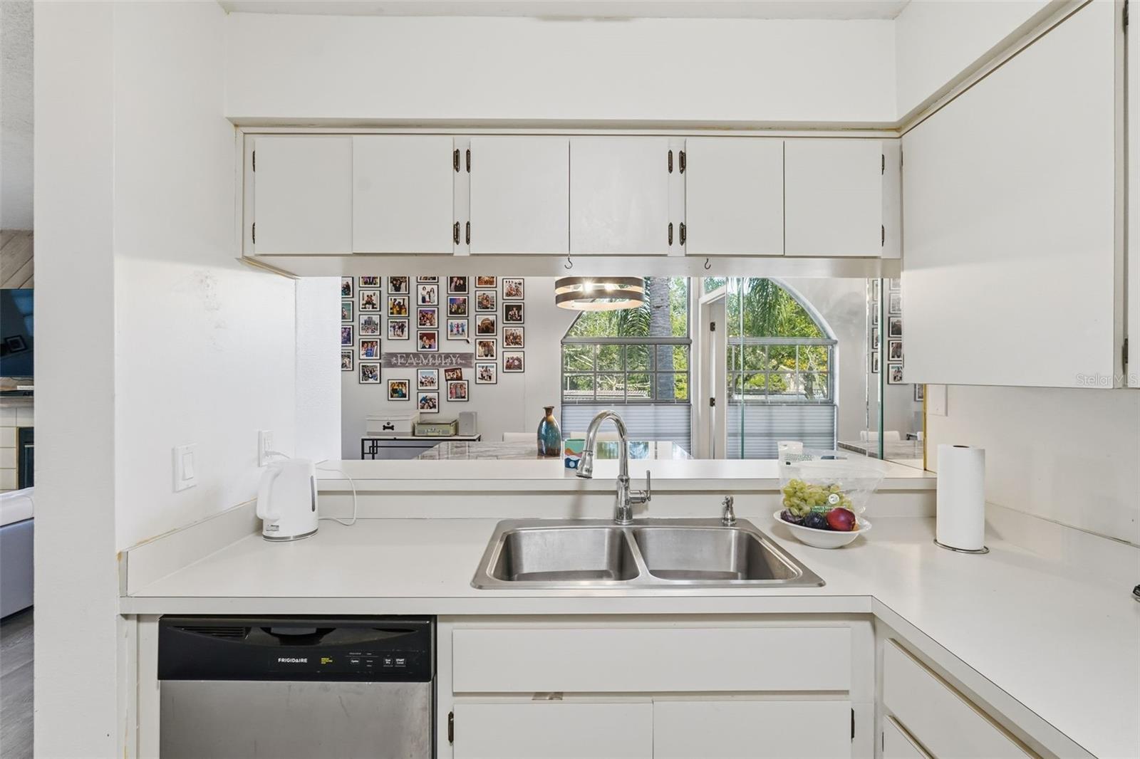 Image 27 of 63 For 3350 Mermoor Drive 1201
