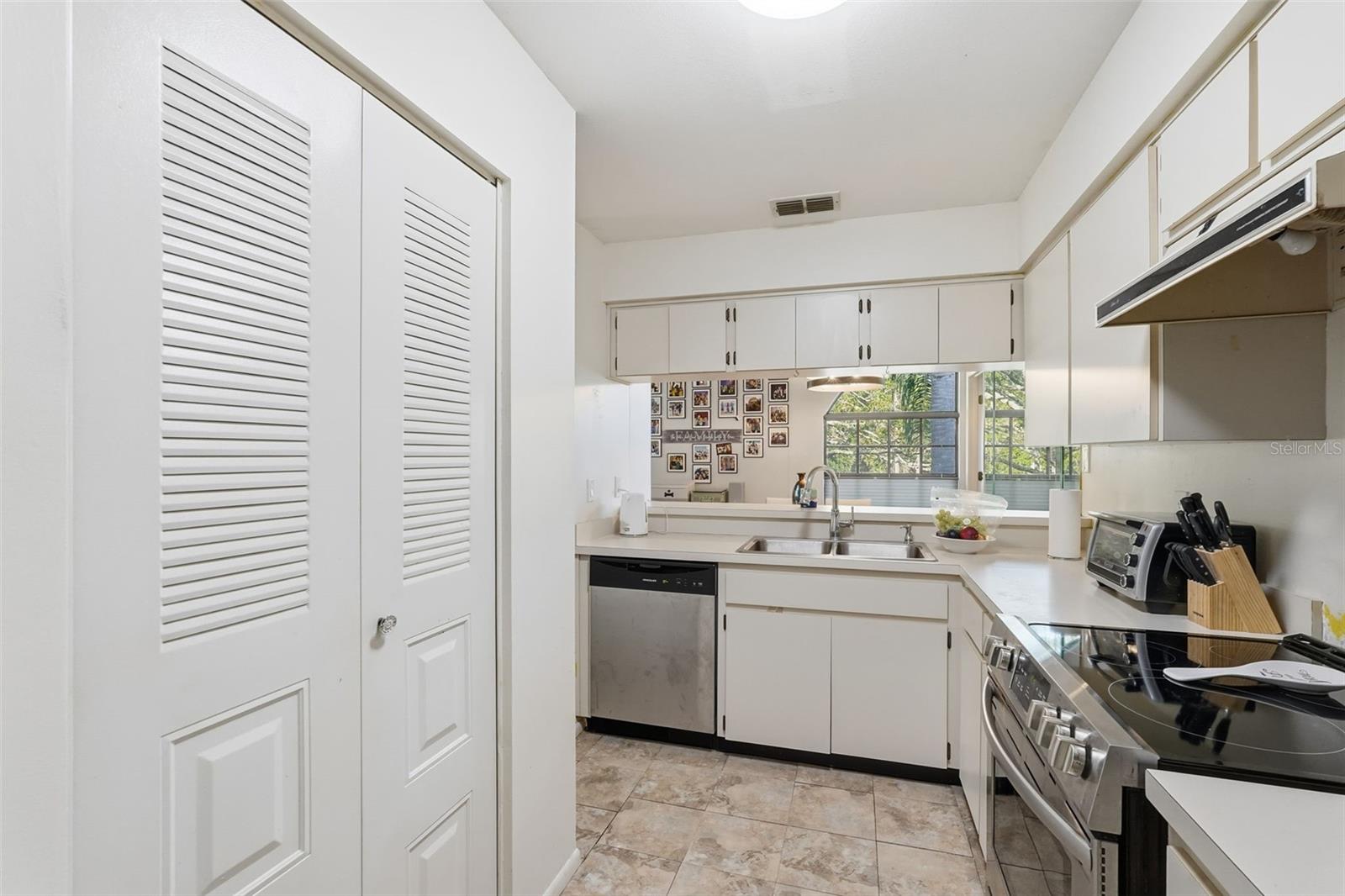 Image 31 of 63 For 3350 Mermoor Drive 1201