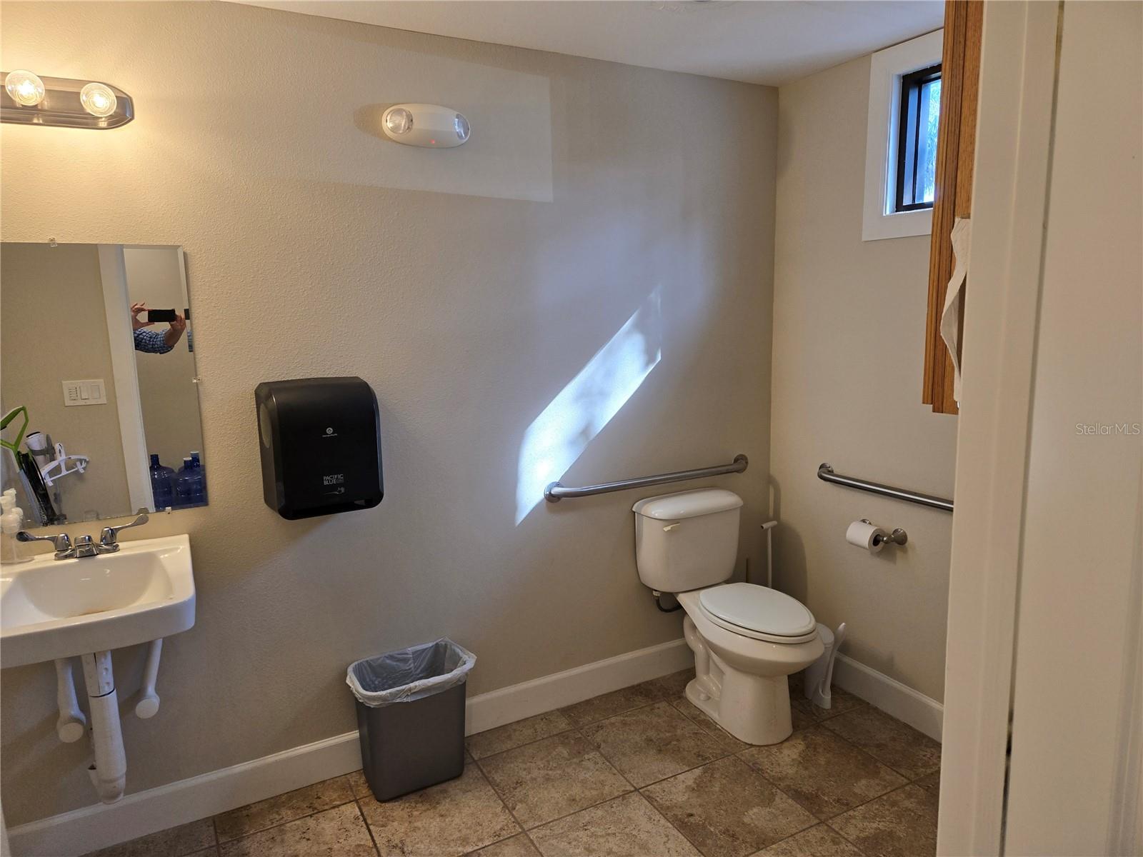 Image 11 of 15 For 1201 Hamlet Avenue