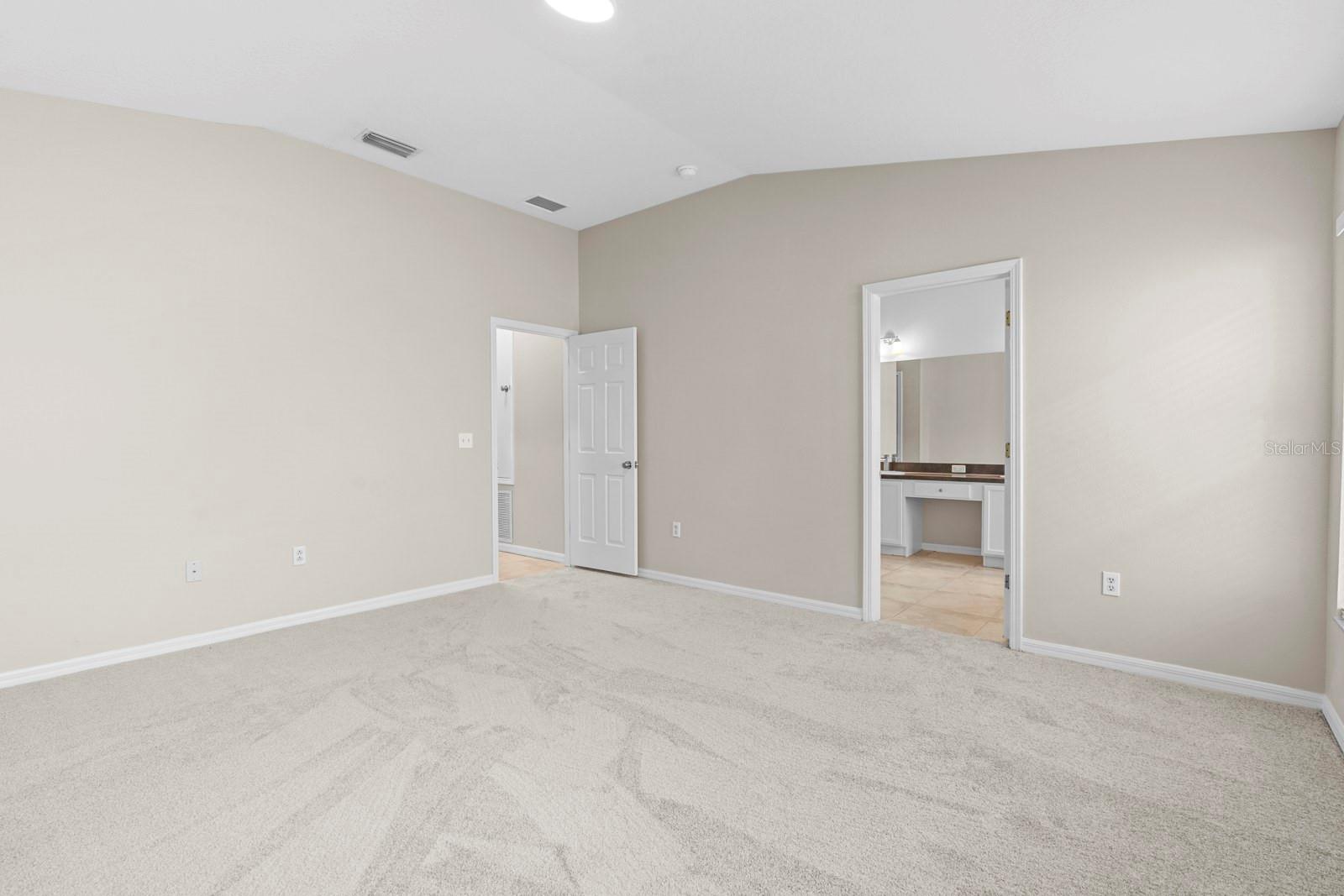 Image 12 of 42 For 2801 Queen Alberta Drive