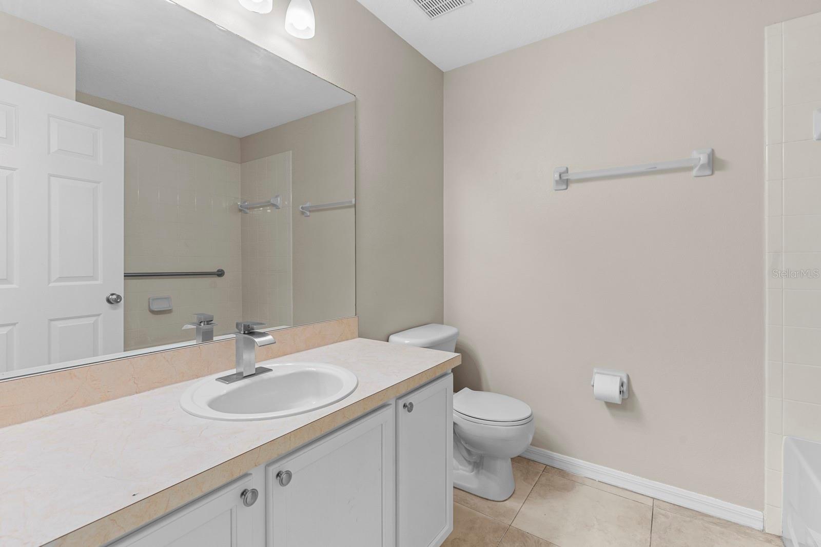 Image 23 of 42 For 2801 Queen Alberta Drive