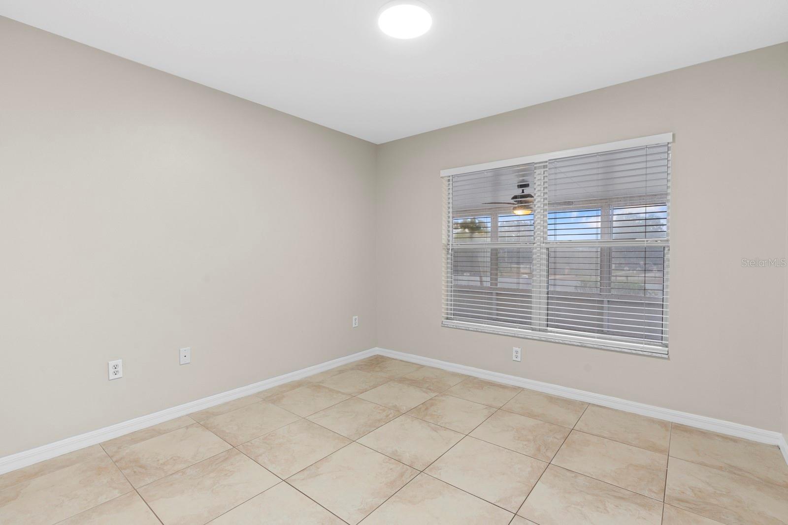 Image 25 of 42 For 2801 Queen Alberta Drive