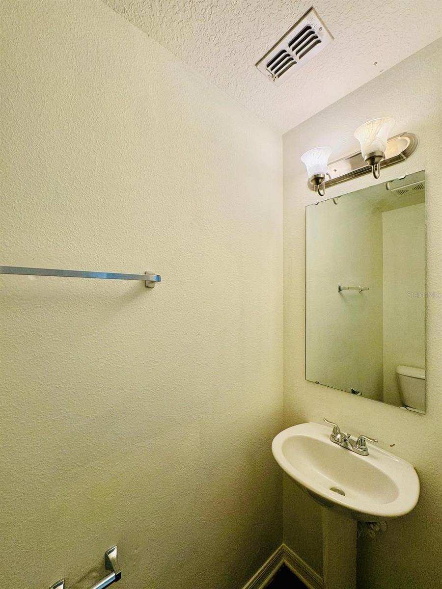 Image 33 of 36 For 4518 Ashburn Square Drive