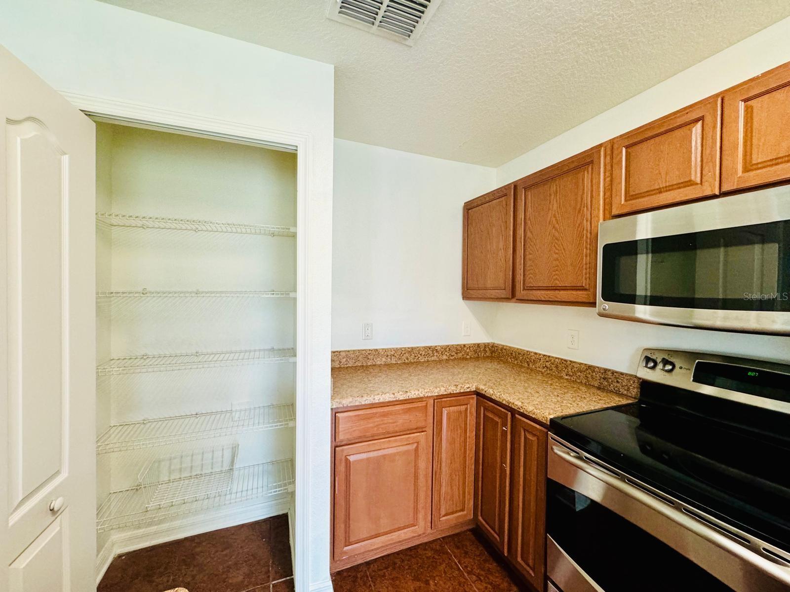 Image 6 of 36 For 4518 Ashburn Square Drive