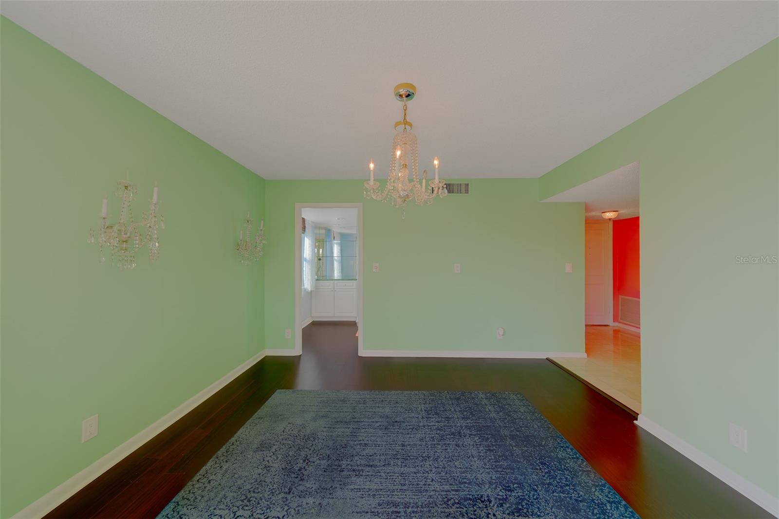 Image 11 of 65 For 220 Belleview Boulevard 504