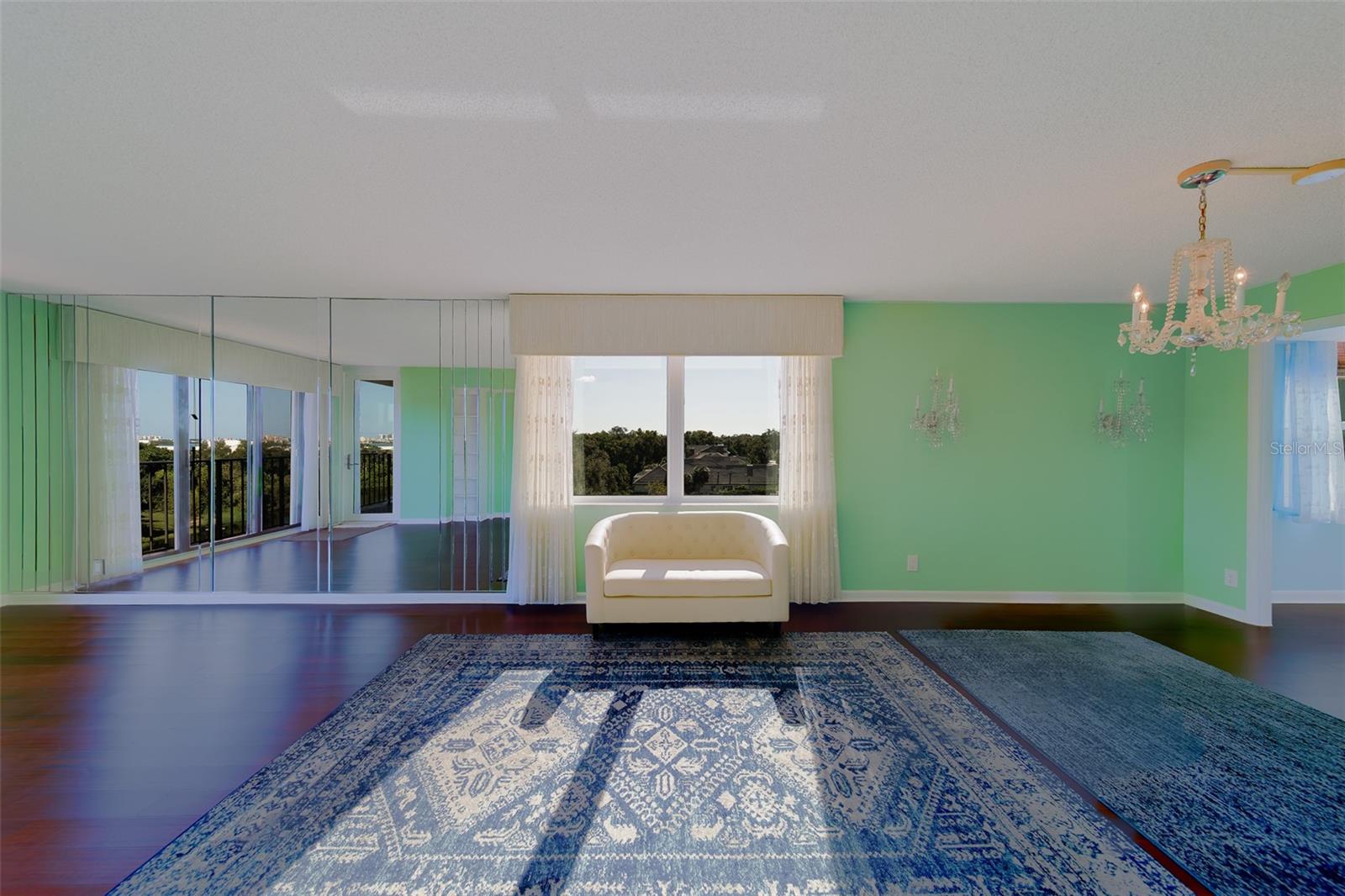 Image 12 of 65 For 220 Belleview Boulevard 504