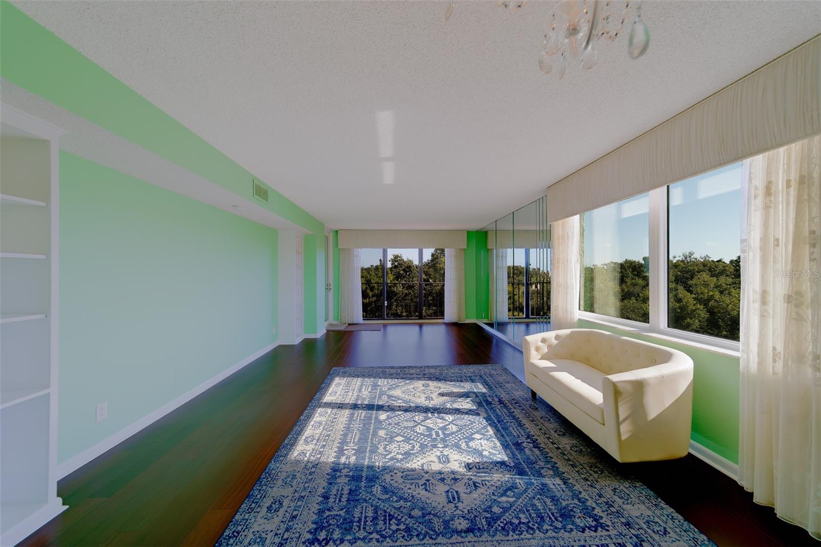 Image 13 of 65 For 220 Belleview Boulevard 504