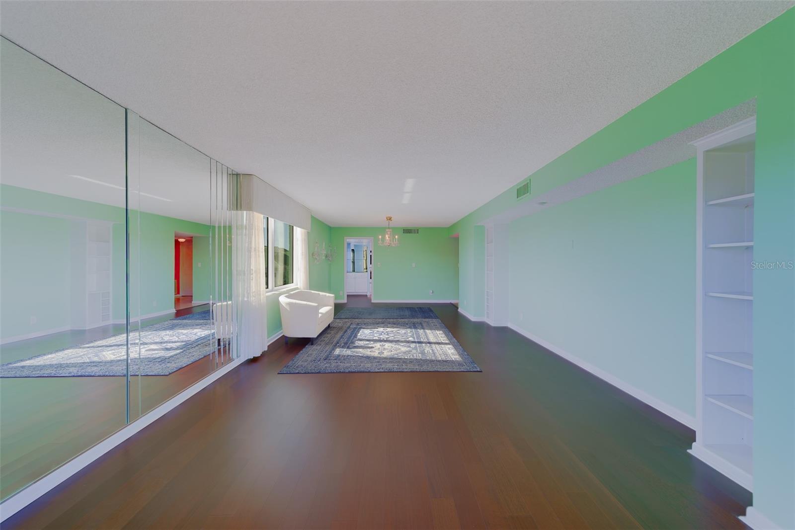Image 17 of 65 For 220 Belleview Boulevard 504