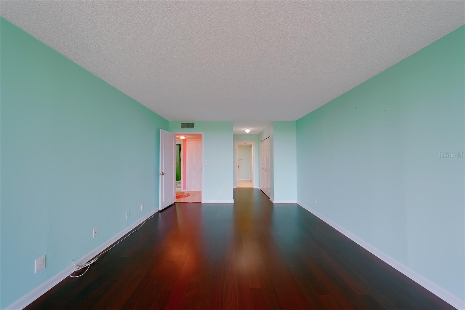 Image 21 of 65 For 220 Belleview Boulevard 504