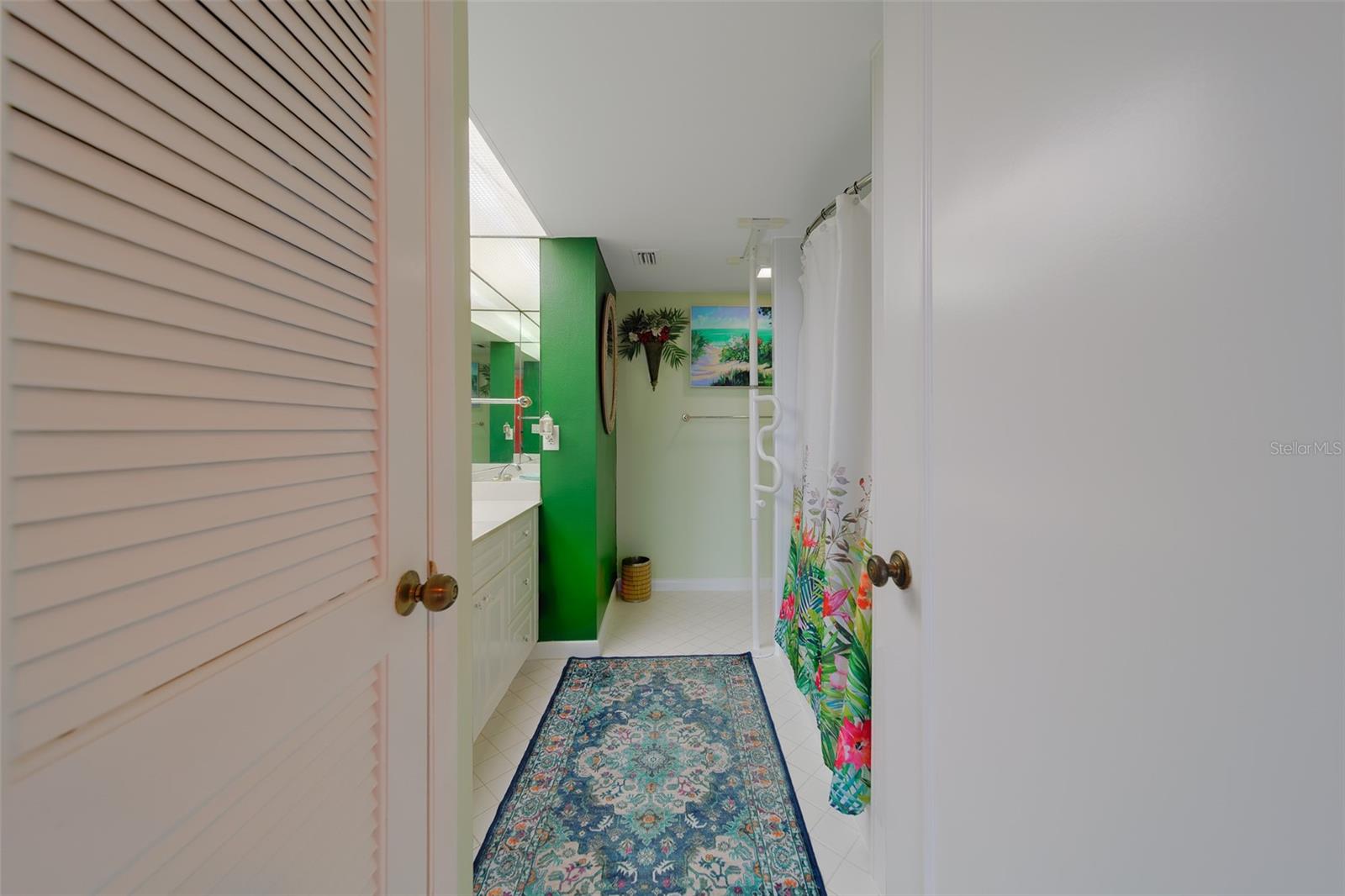 Image 34 of 65 For 220 Belleview Boulevard 504