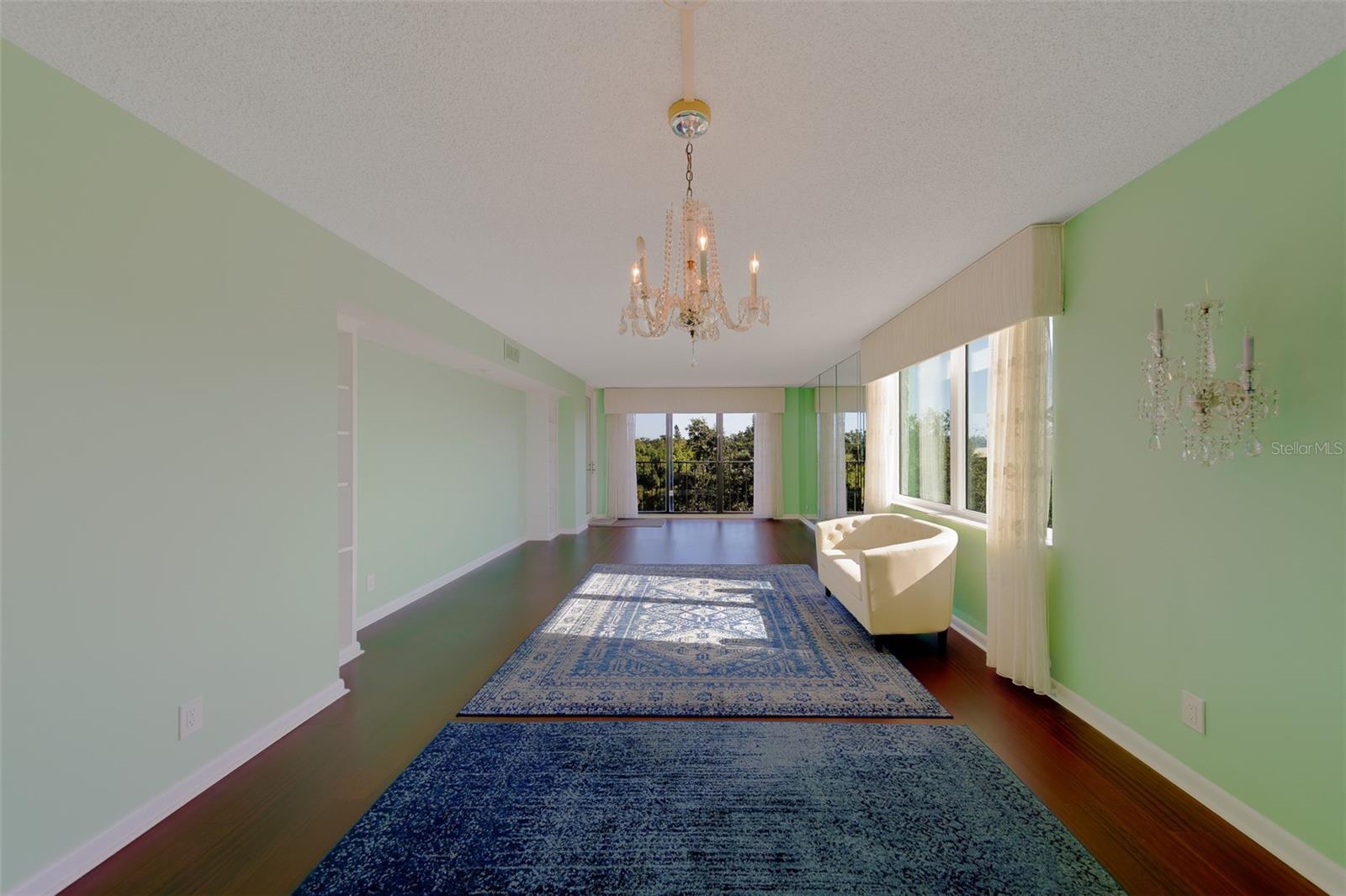 Image 4 of 65 For 220 Belleview Boulevard 504