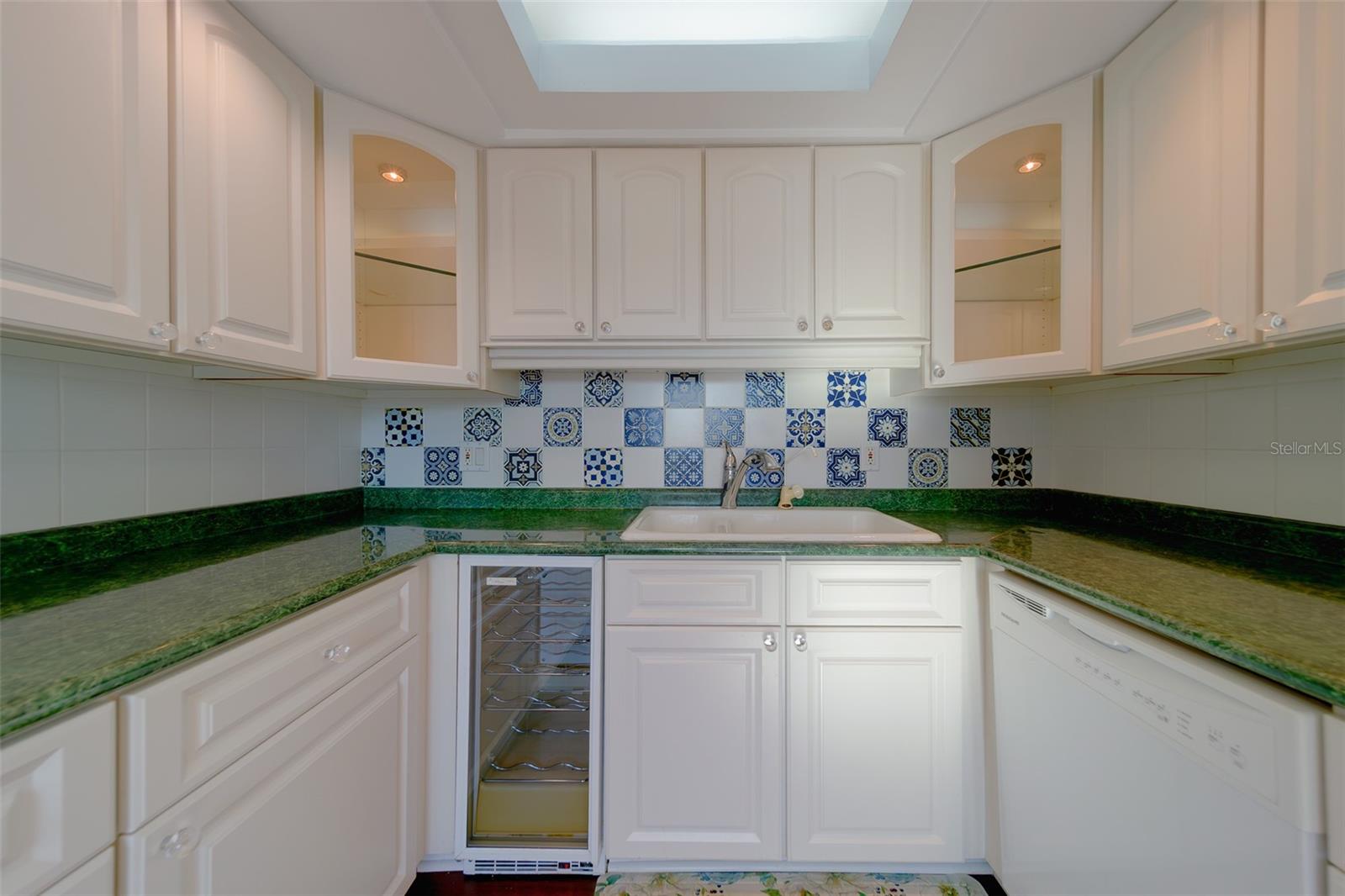Image 7 of 65 For 220 Belleview Boulevard 504