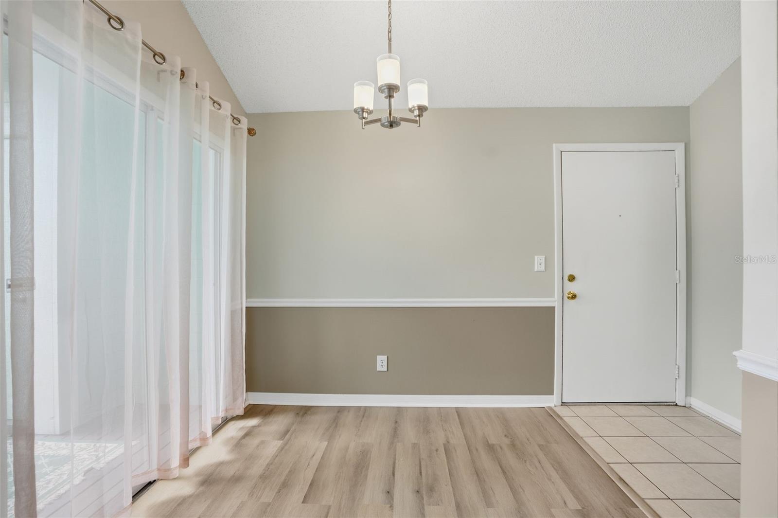 Image 6 of 26 For 3002 Cleveland Street E10