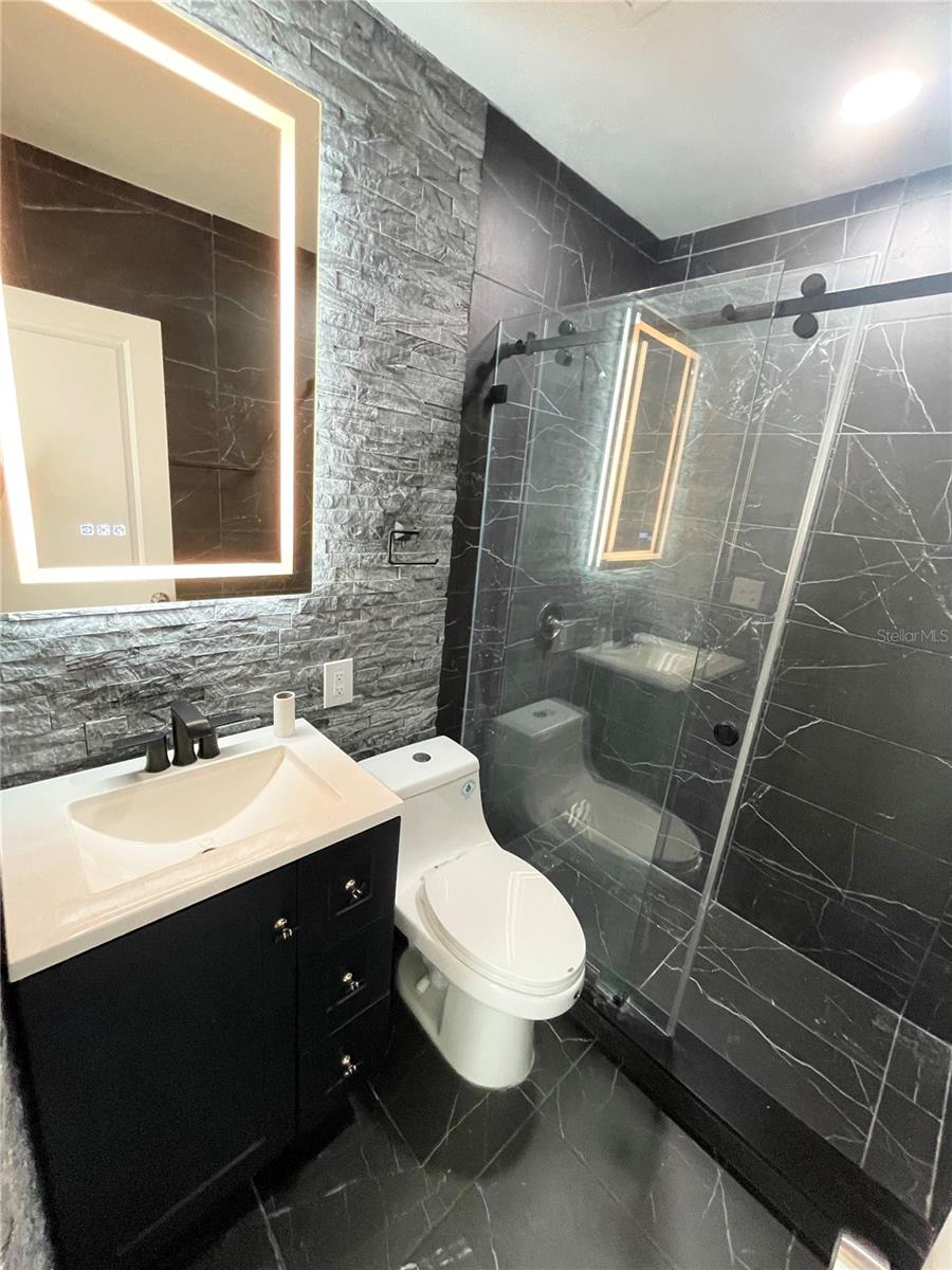 Image 11 of 22 For 3428 Ithaca Street N