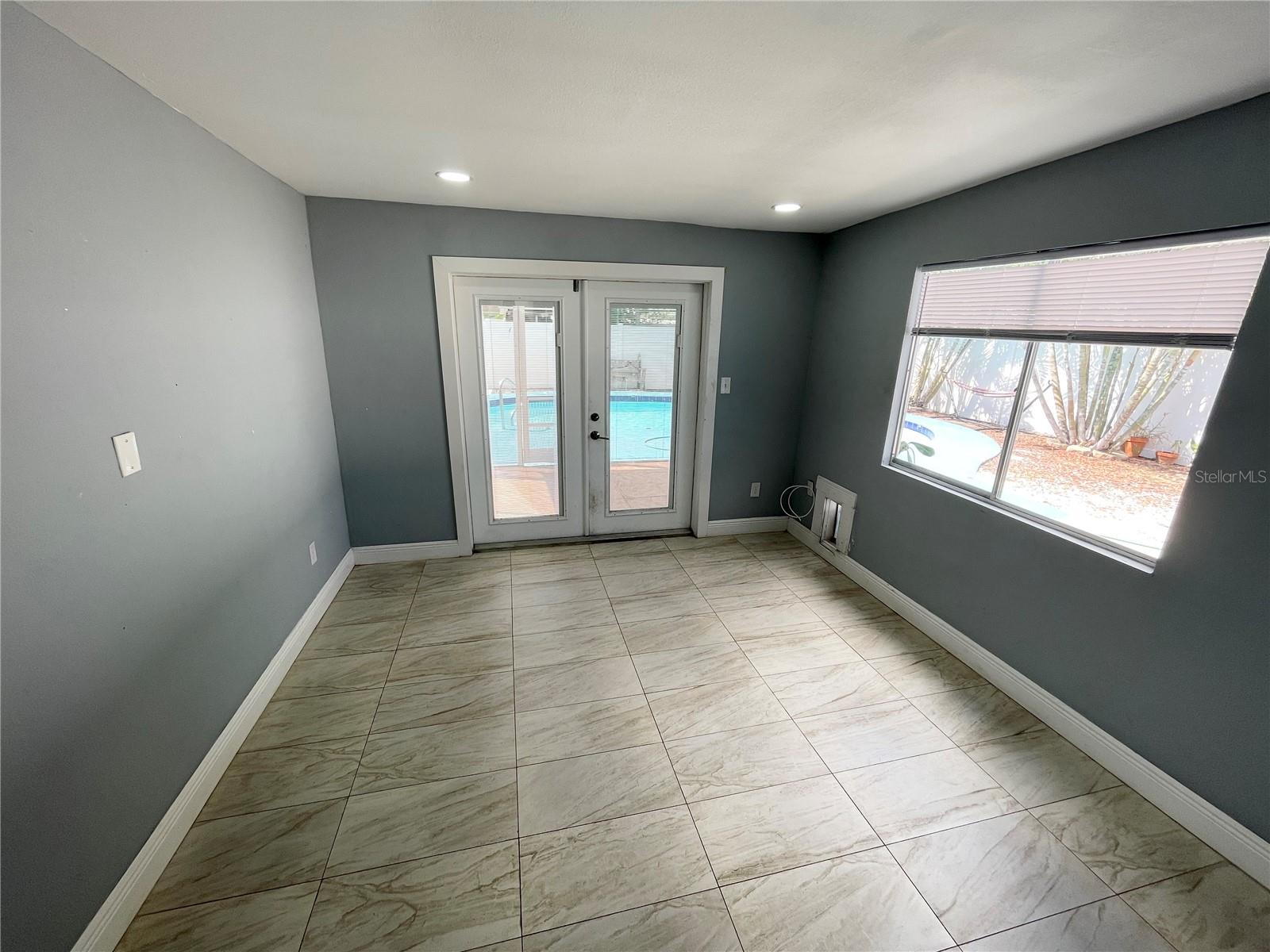 Image 13 of 22 For 3428 Ithaca Street N